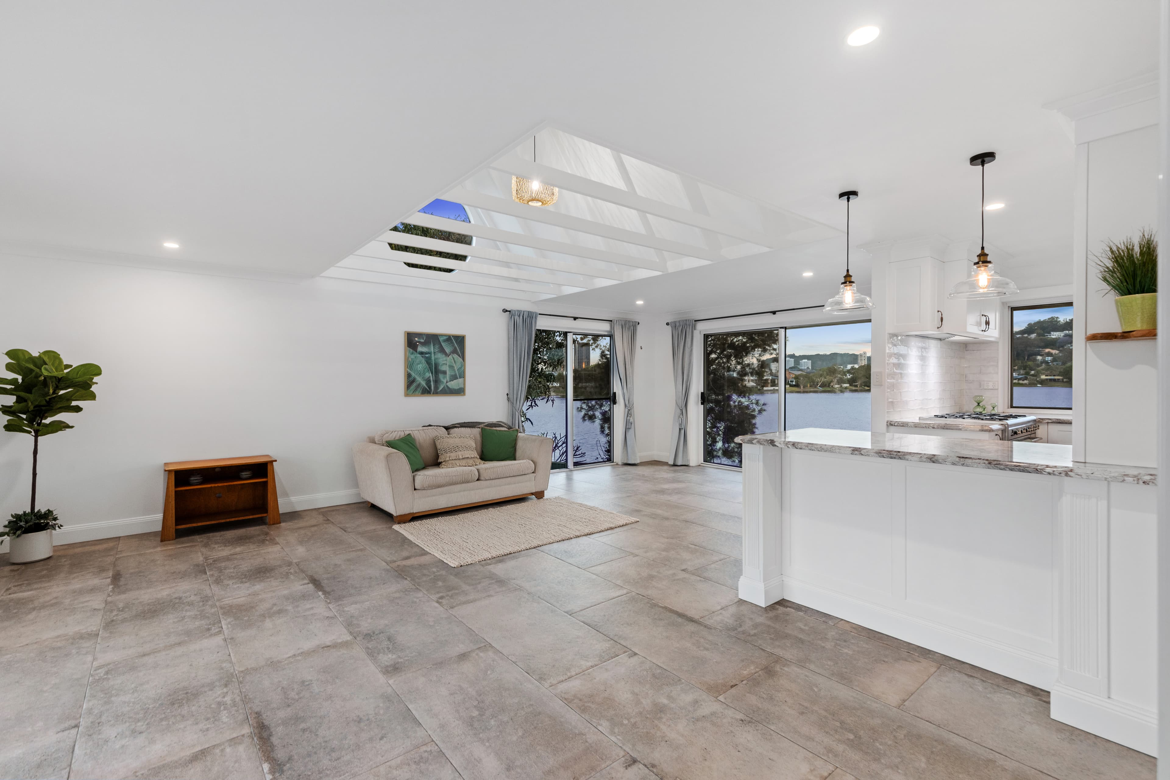 28 Jabiru Avenue, Burleigh Waters, Burleigh Waters - Thumbnail 3