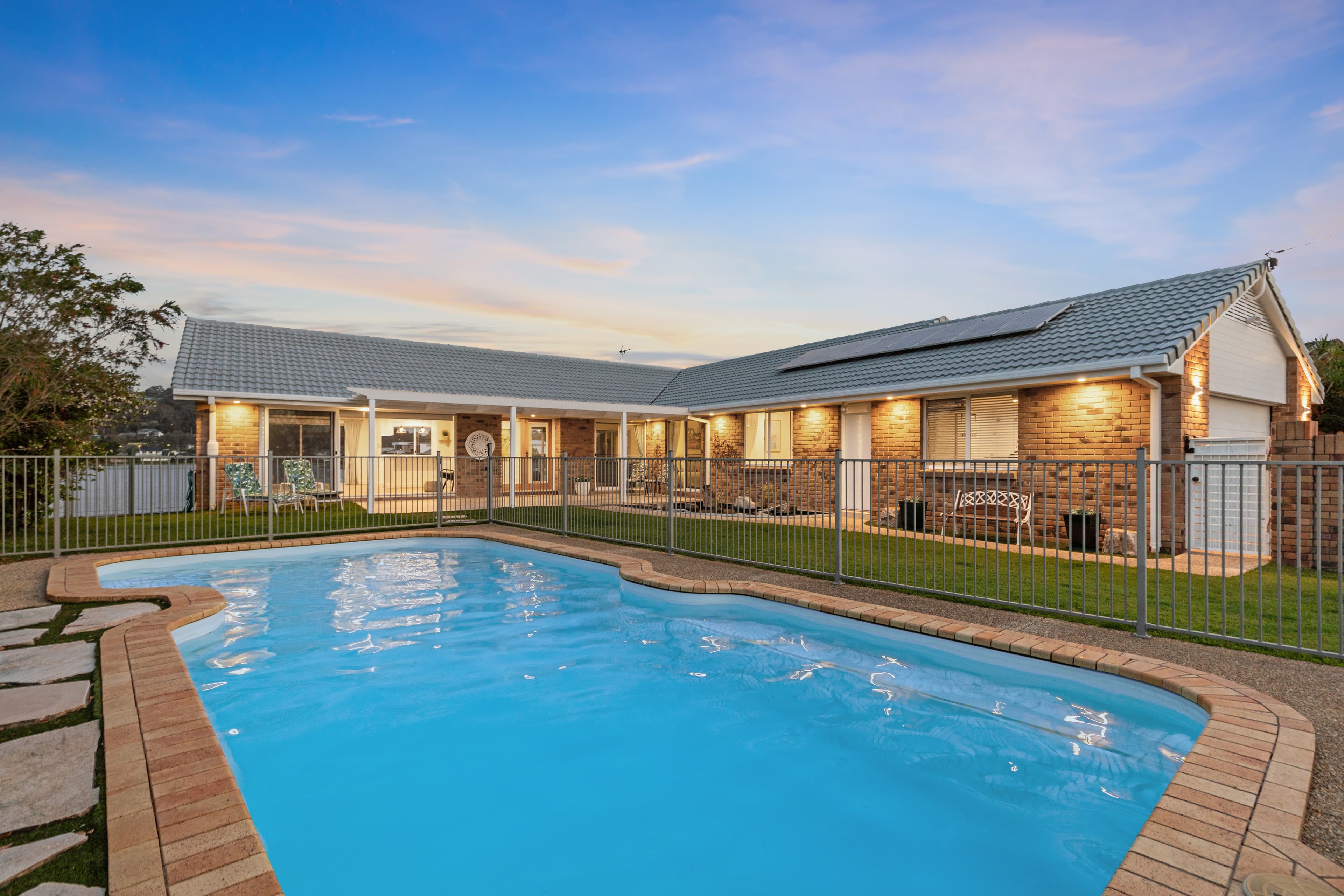 28 Jabiru Avenue, Burleigh Waters, Burleigh Waters - Thumbnail 2