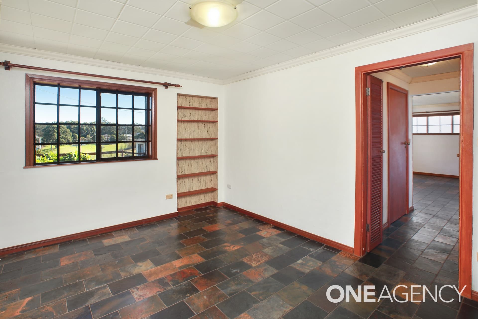 74 Weringa Avenue, Lake Heights, Lake Heights - Thumbnail 6