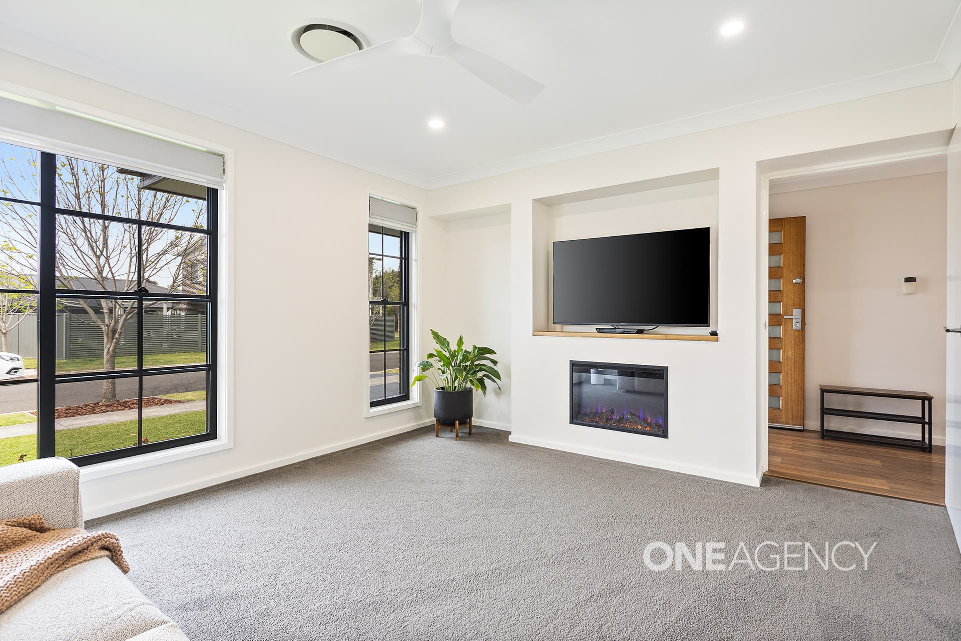 3 Pasture Way, Calderwood, Calderwood - Thumbnail 2