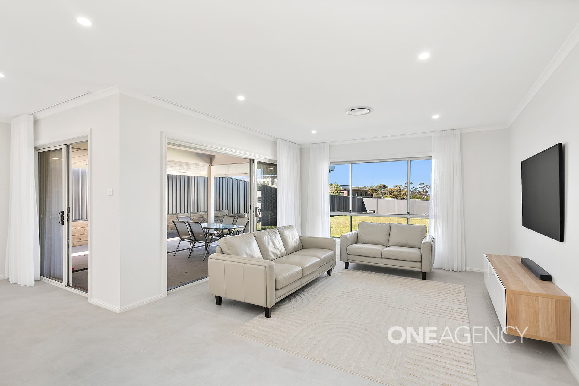 49 Greenview Drive, Horsley, Horsley - Thumbnail 3