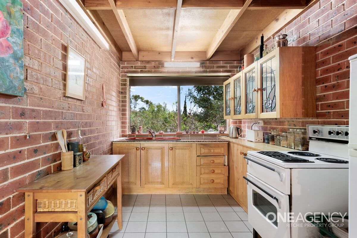 12 Russell Avenue, Faulconbridge, Faulconbridge - Thumbnail 3