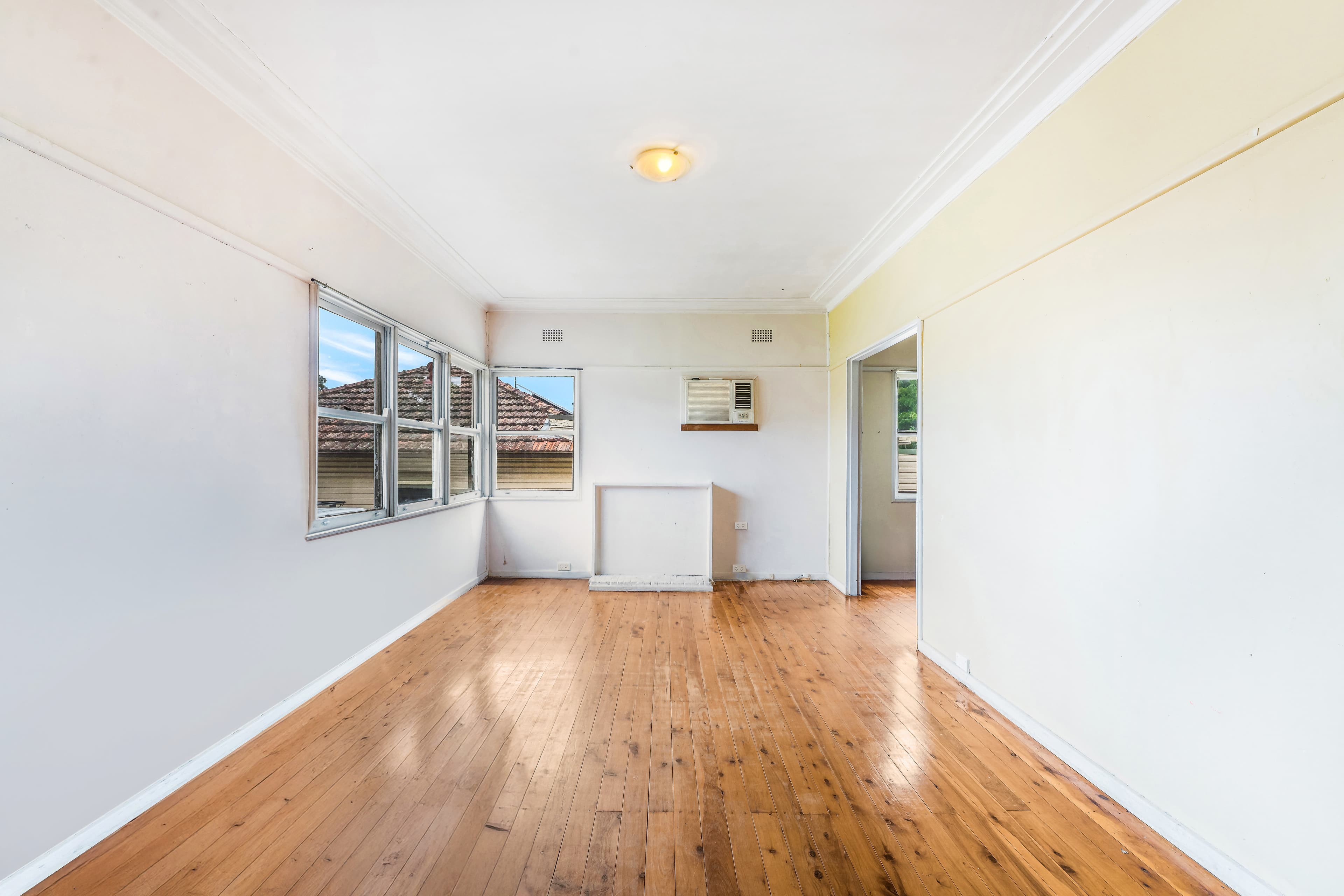 4 Meehan Place, Campbelltown, Campbelltown - Thumbnail 2