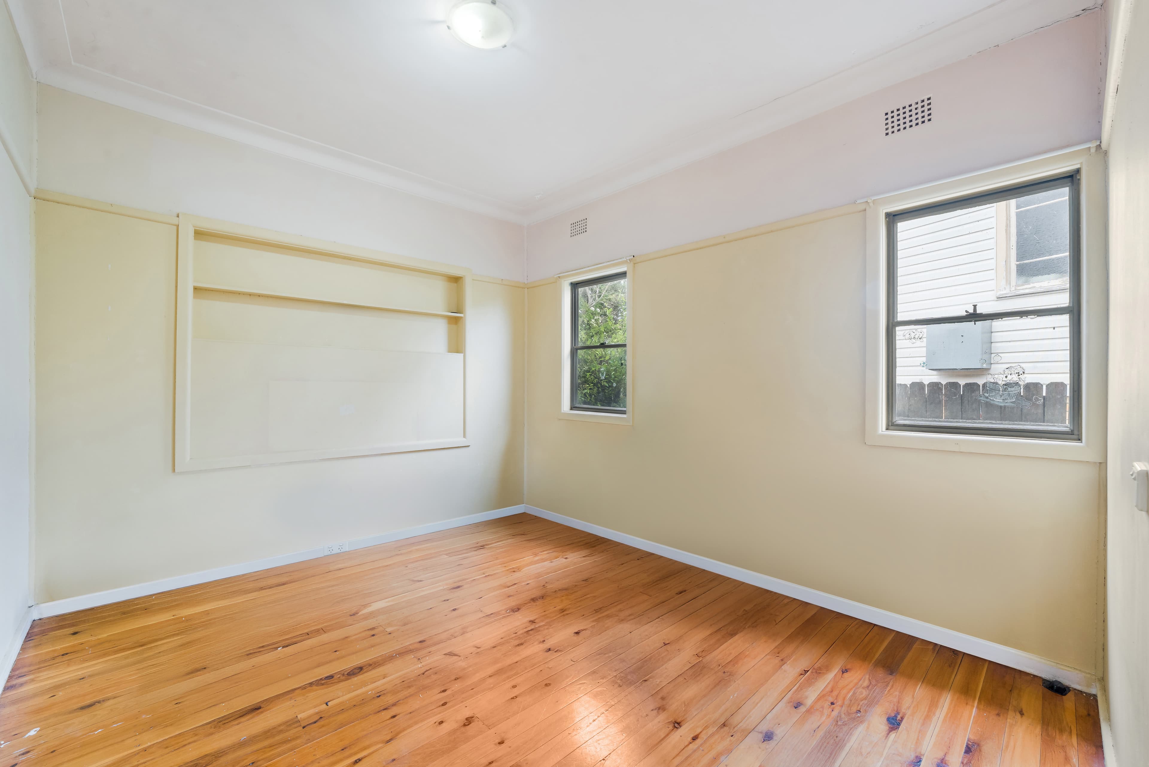 4 Meehan Place, Campbelltown, Campbelltown - Thumbnail 4