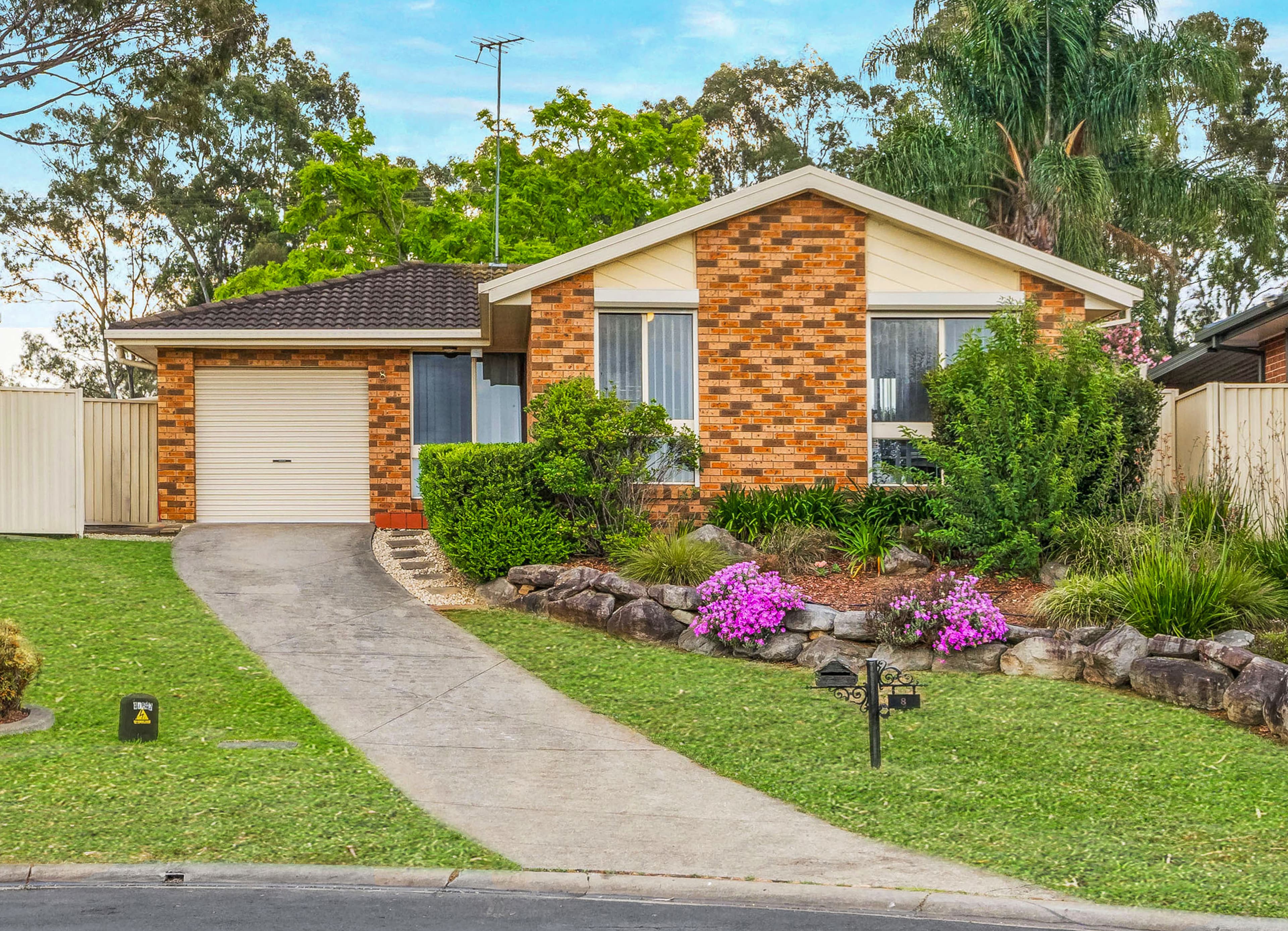 8 Lyell Place, Bow Bowing, Bow Bowing - Image 1