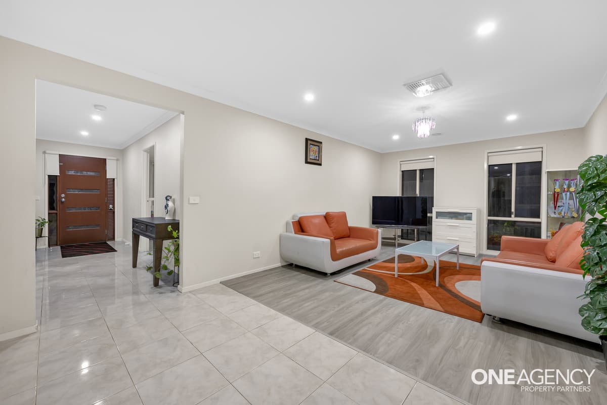 117 Featherbrook Drive, Point Cook, Point Cook - Thumbnail 5