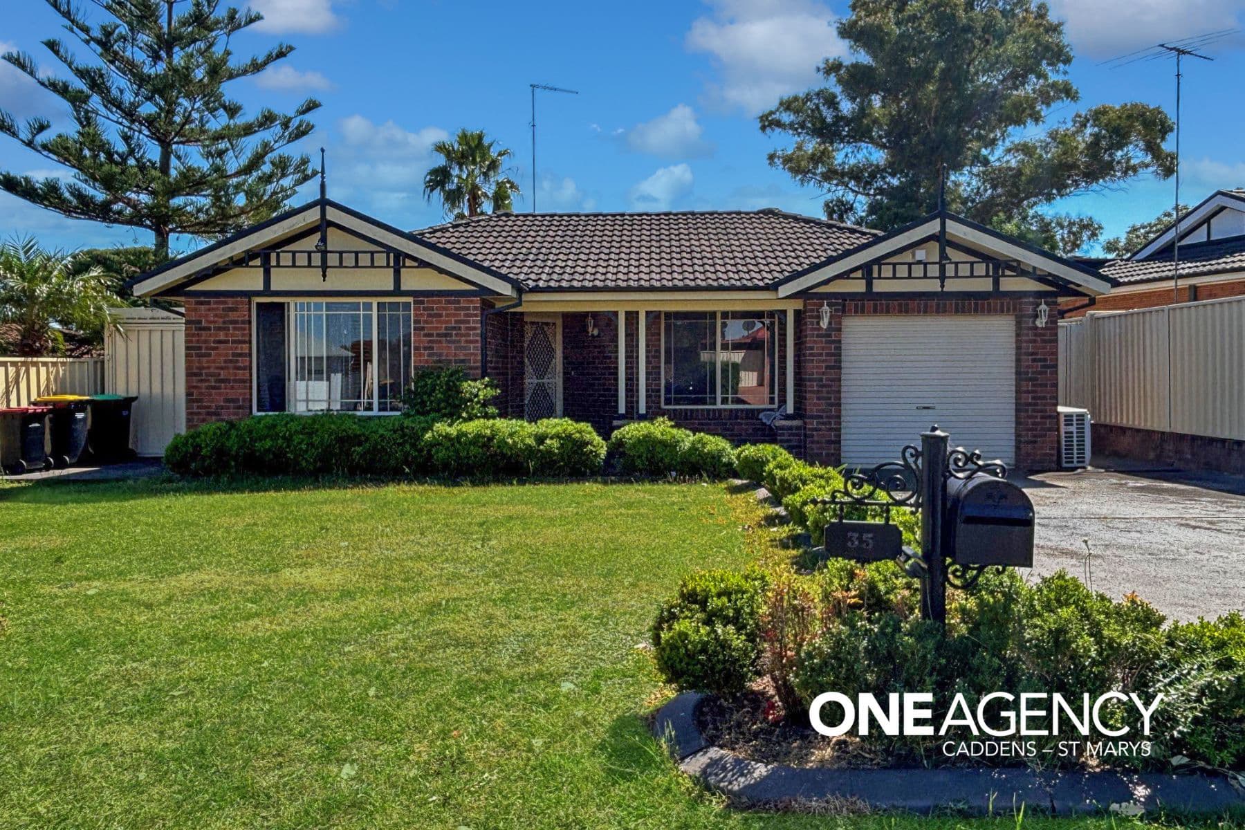 35 Sandpiper Crescent, Claremont Meadows, Claremont Meadows - Image 1