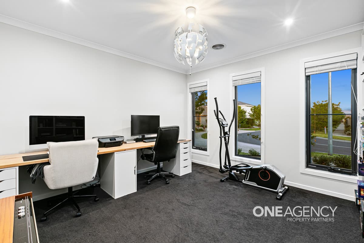 26 Harogen Drive, Werribee, Werribee - Thumbnail 2