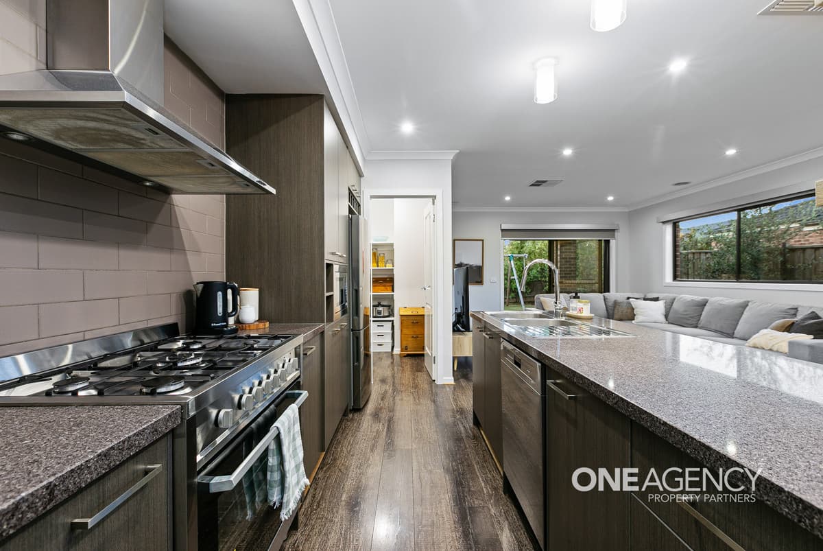 26 Harogen Drive, Werribee, Werribee - Thumbnail 3