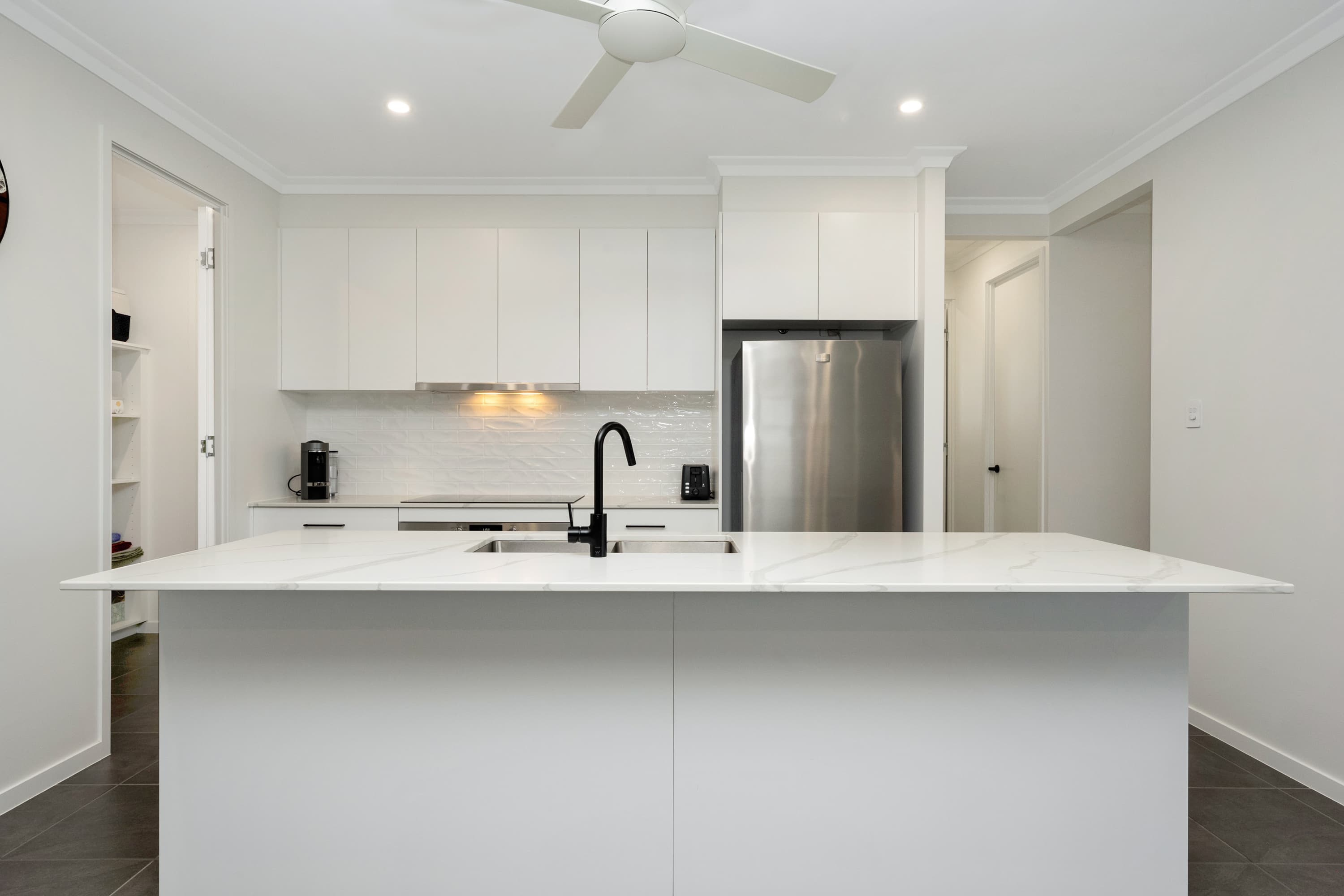 18 Raveena Entrance, Burdell, Burdell - Thumbnail 4