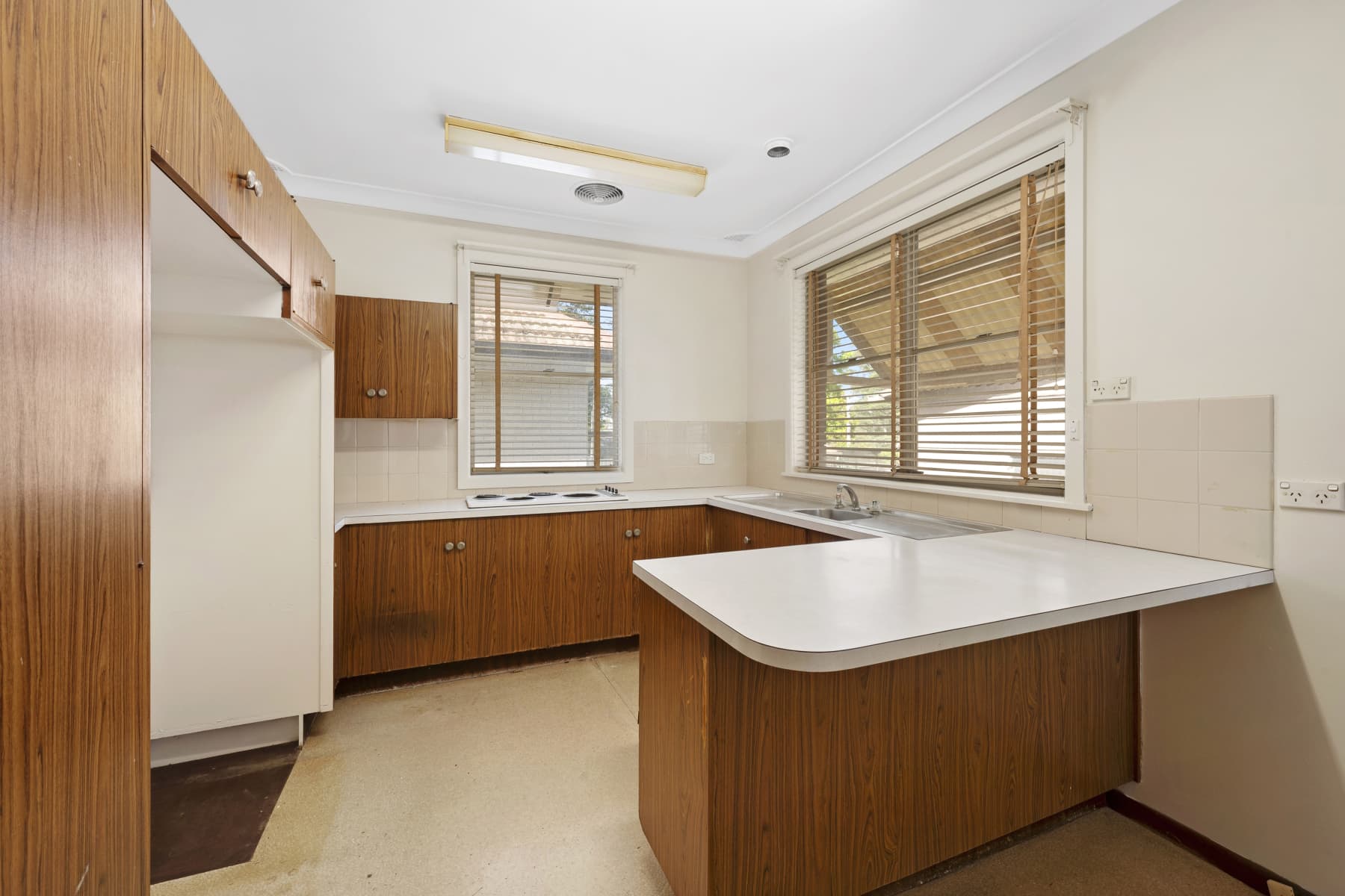 24 Myrtle Street, Normanhurst, Normanhurst - Thumbnail 2