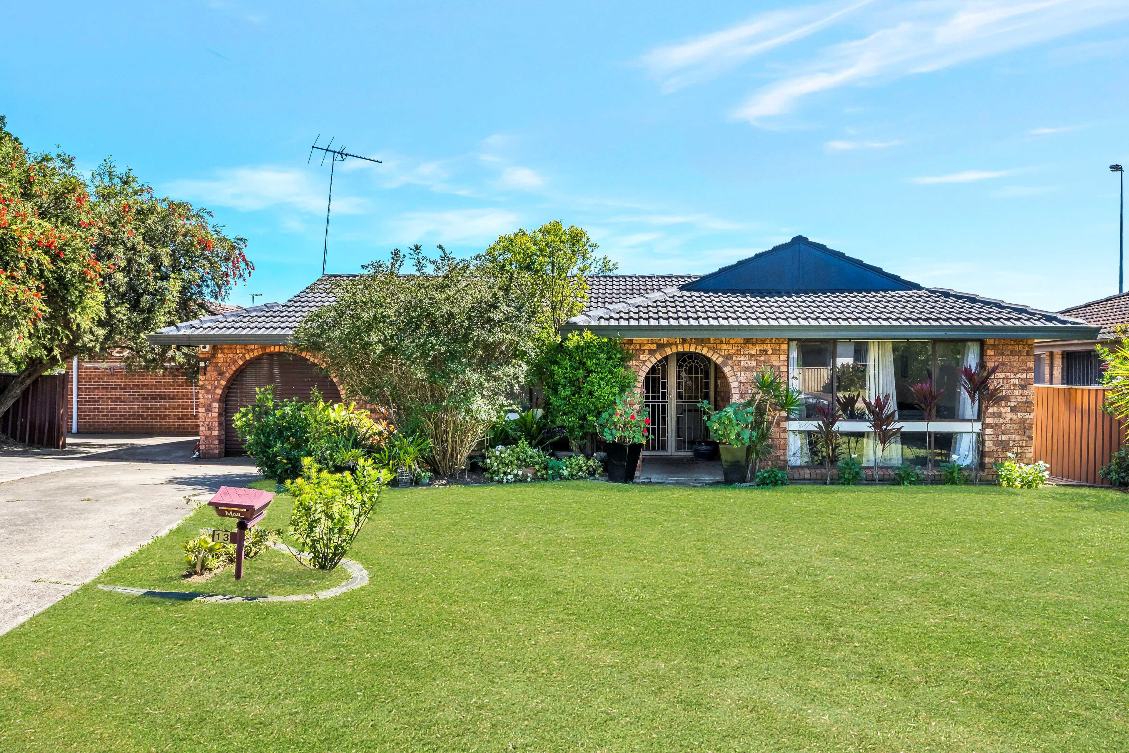 13 Terrigal Place, Woodbine, Woodbine - Thumbnail 2