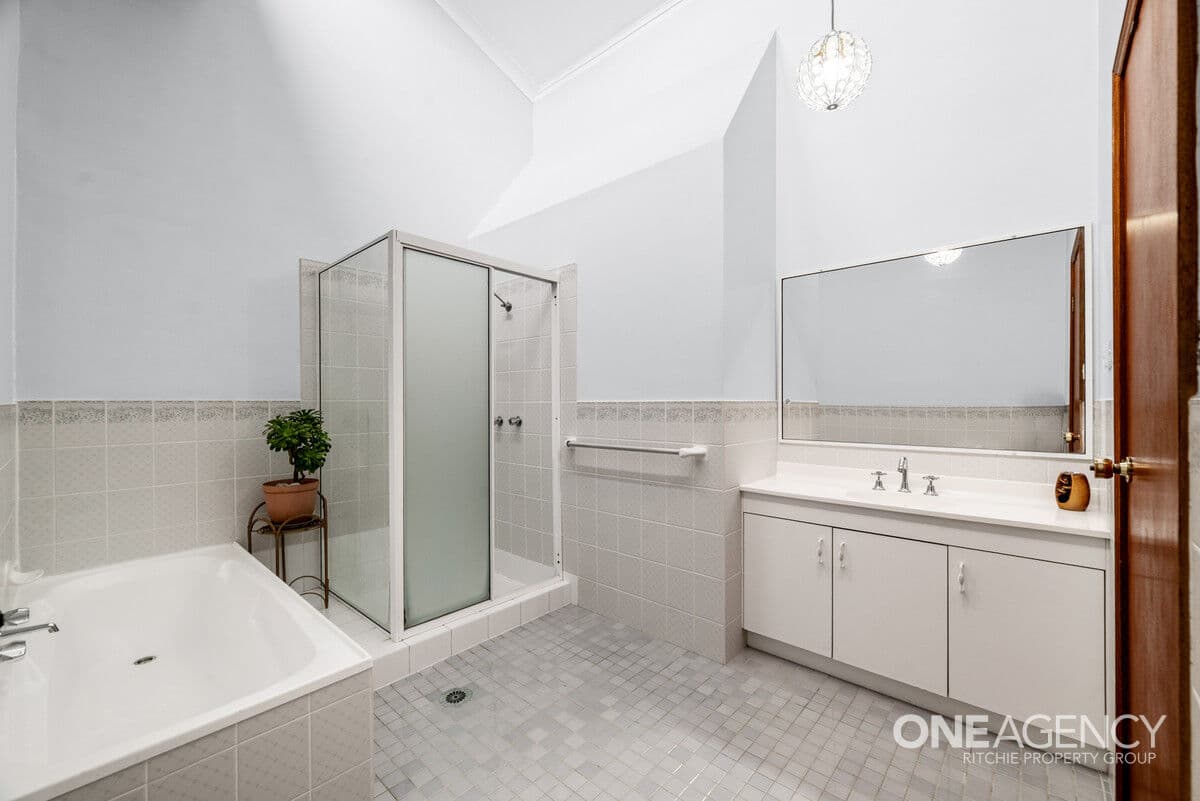 33/2 Valley Road (The Glen Cres), Springwood, Springwood - Thumbnail 7