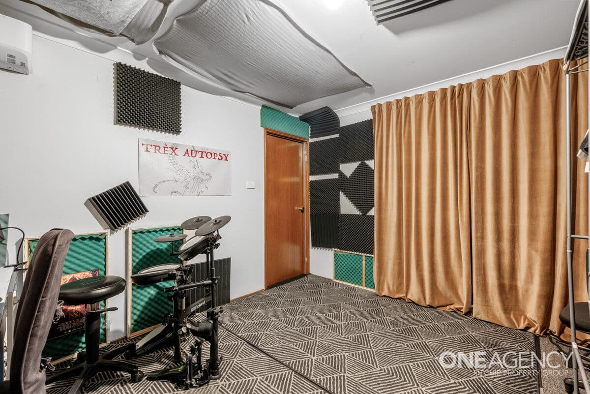 33/2 Valley Road (The Glen Cres), Springwood, Springwood - Thumbnail 8
