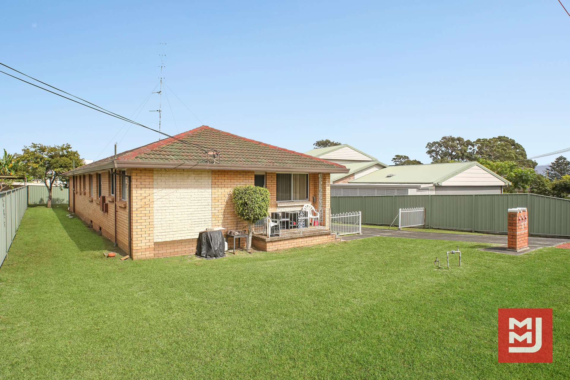 19 David Avenue, Oak Flats, Oak Flats - Image 1