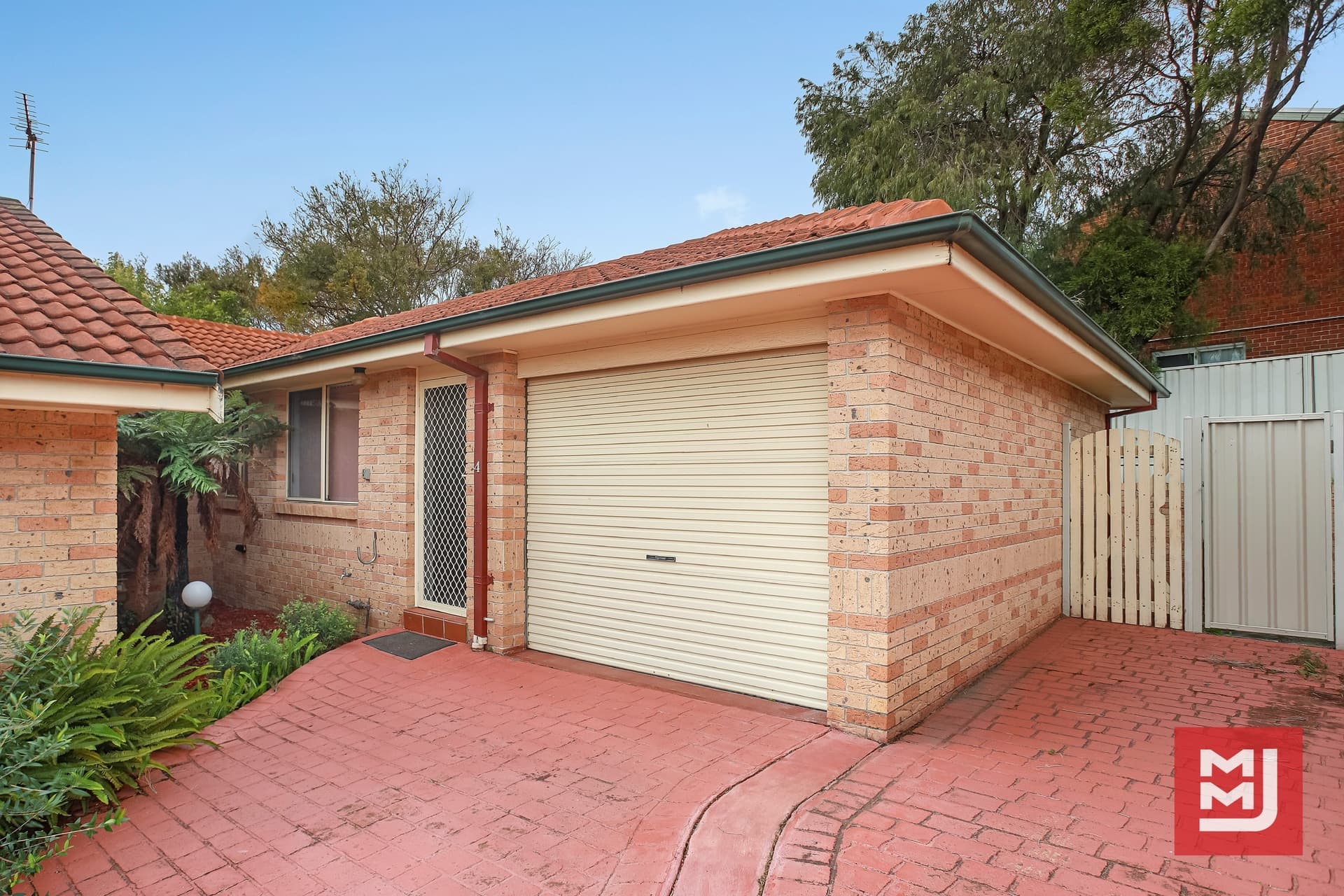 4/12-14 Wallaby Street, Blackbutt, Blackbutt - Image 1