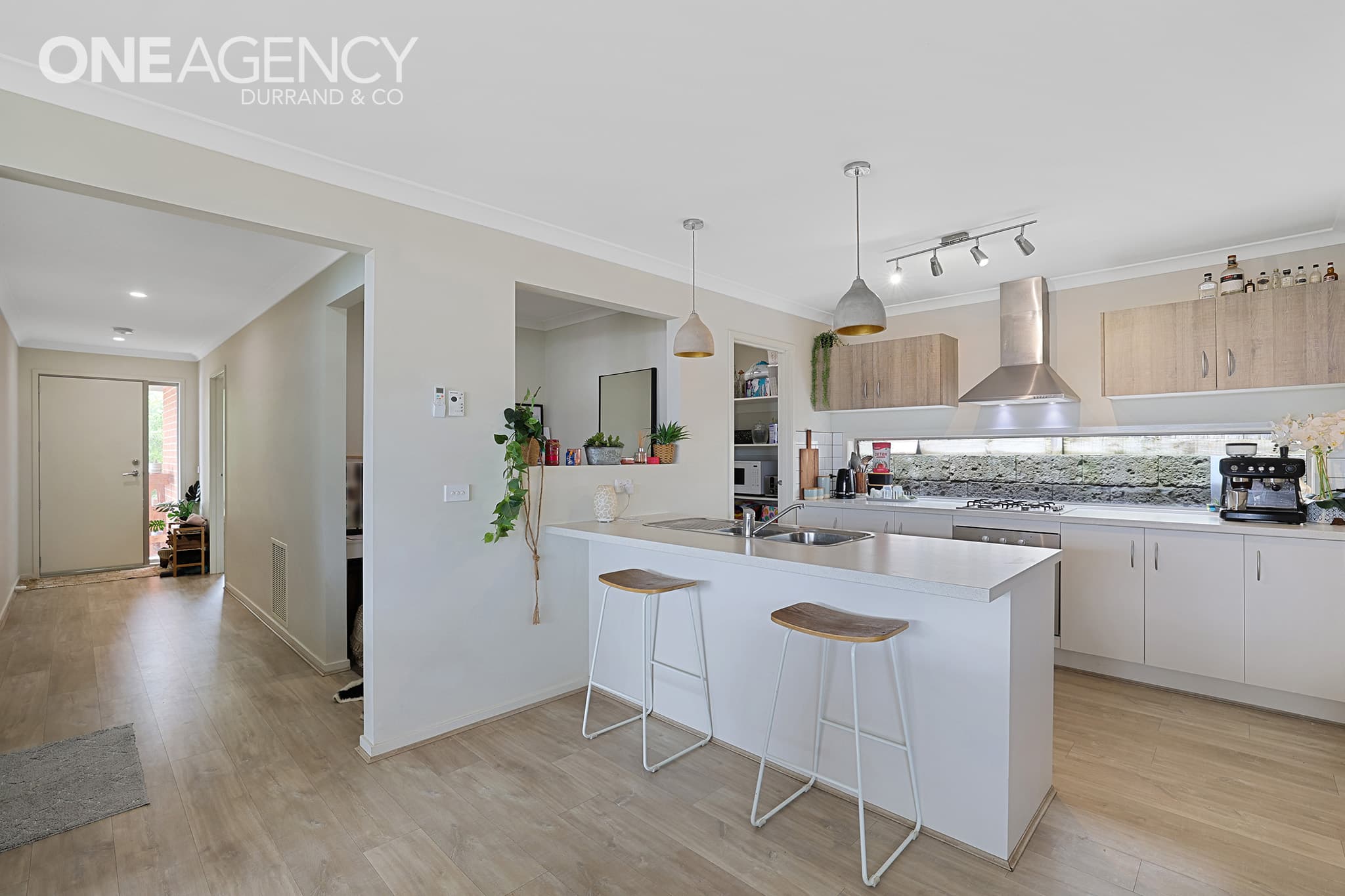 16 Minster Avenue, Warragul, Warragul - Thumbnail 2