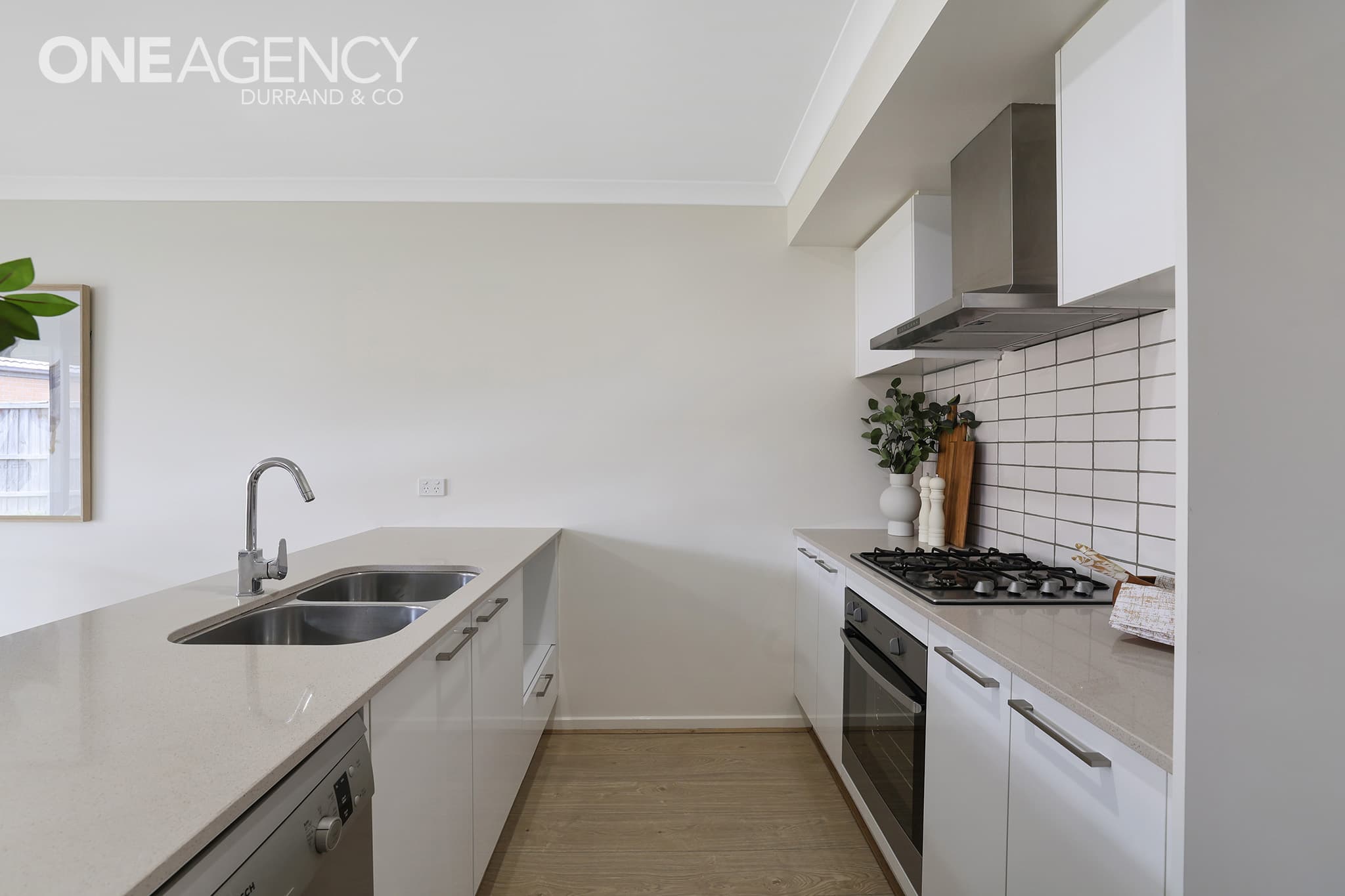 13 Thoroughbred Drive, Clyde North, Clyde North - Thumbnail 4