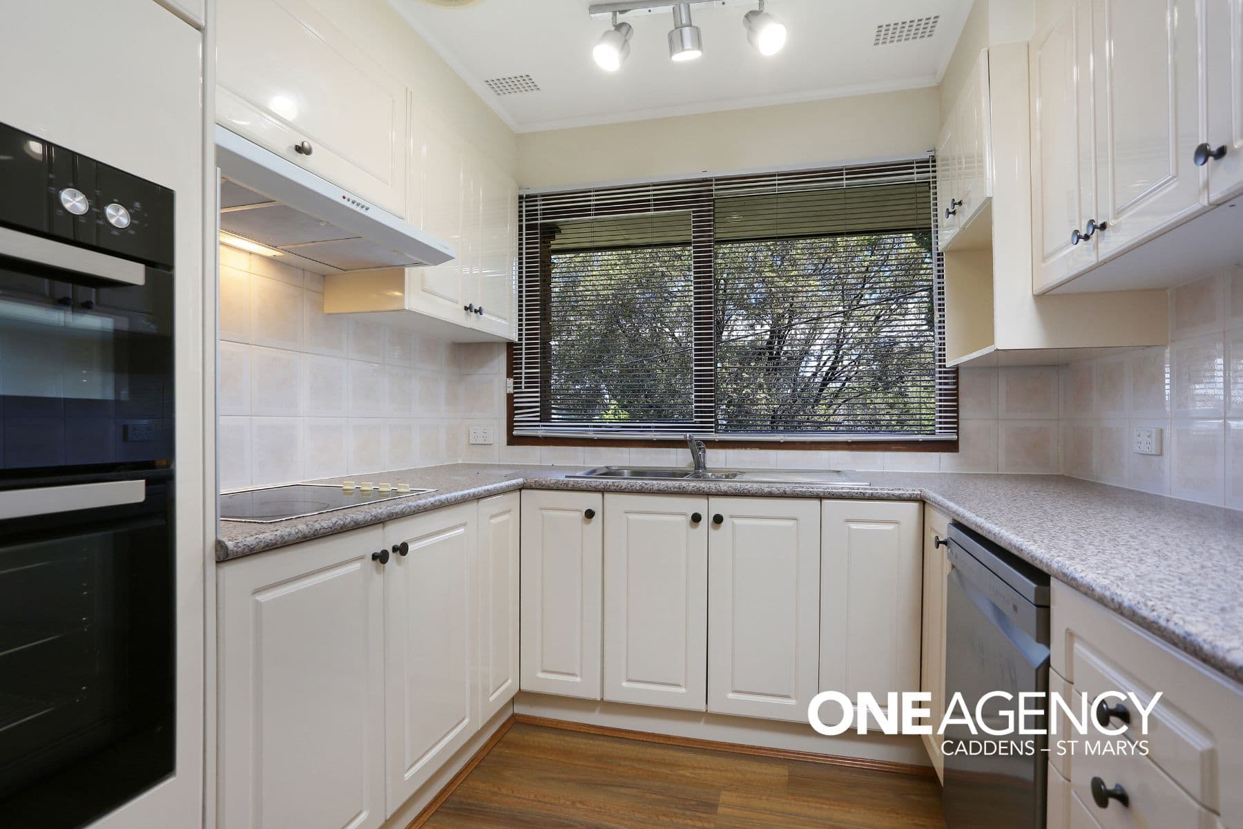 3 Lorne Avenue, South Penrith, South Penrith - Thumbnail 2