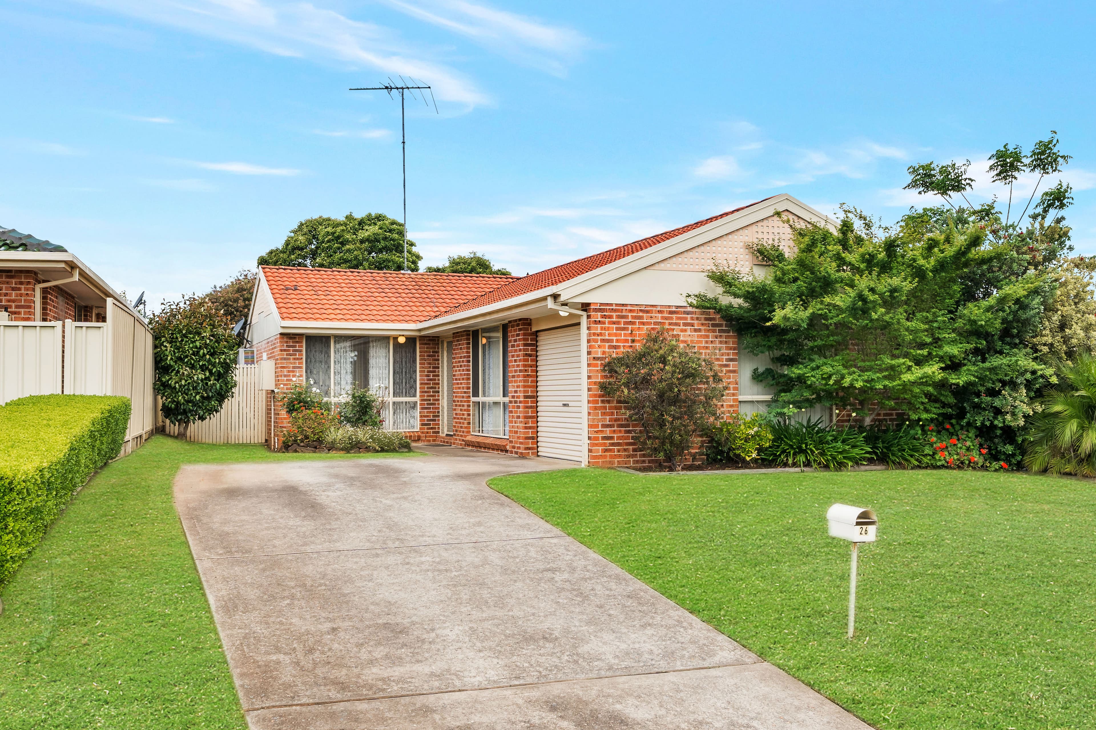26 Crommelin Crescent, St Helens Park, St Helens Park - Thumbnail 2
