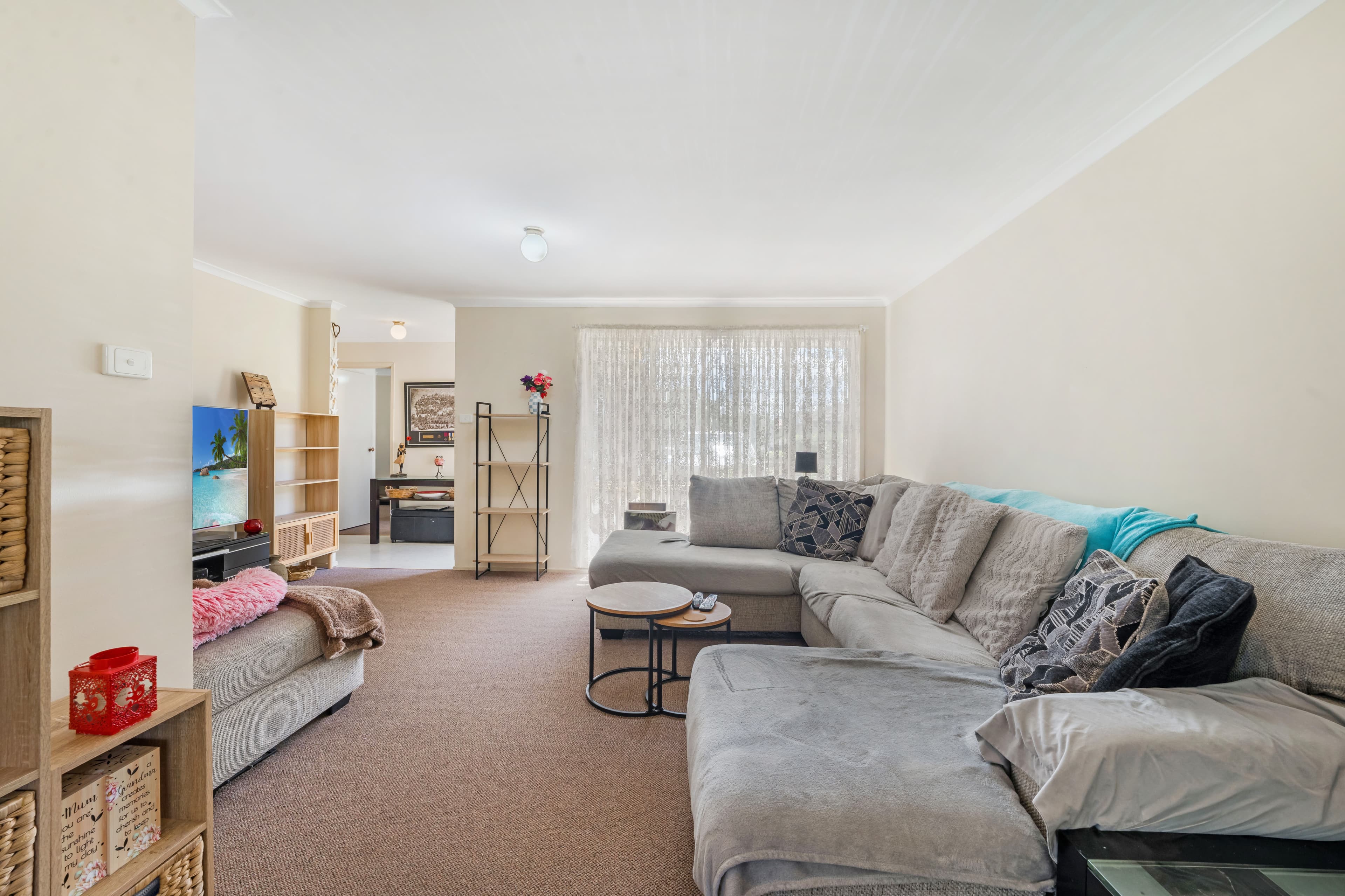 26 Crommelin Crescent, St Helens Park, St Helens Park - Thumbnail 4