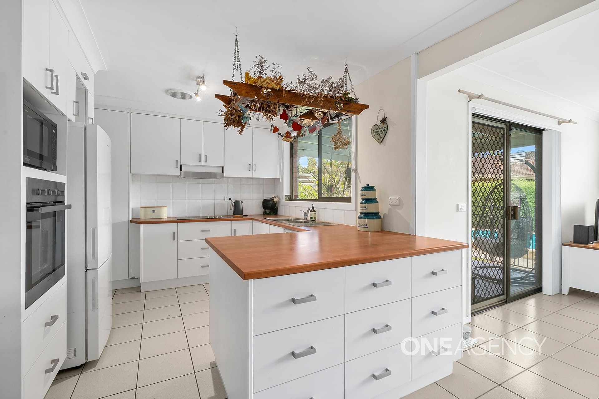 38 Fuchsia Crescent, Bomaderry, Bomaderry - Thumbnail 4