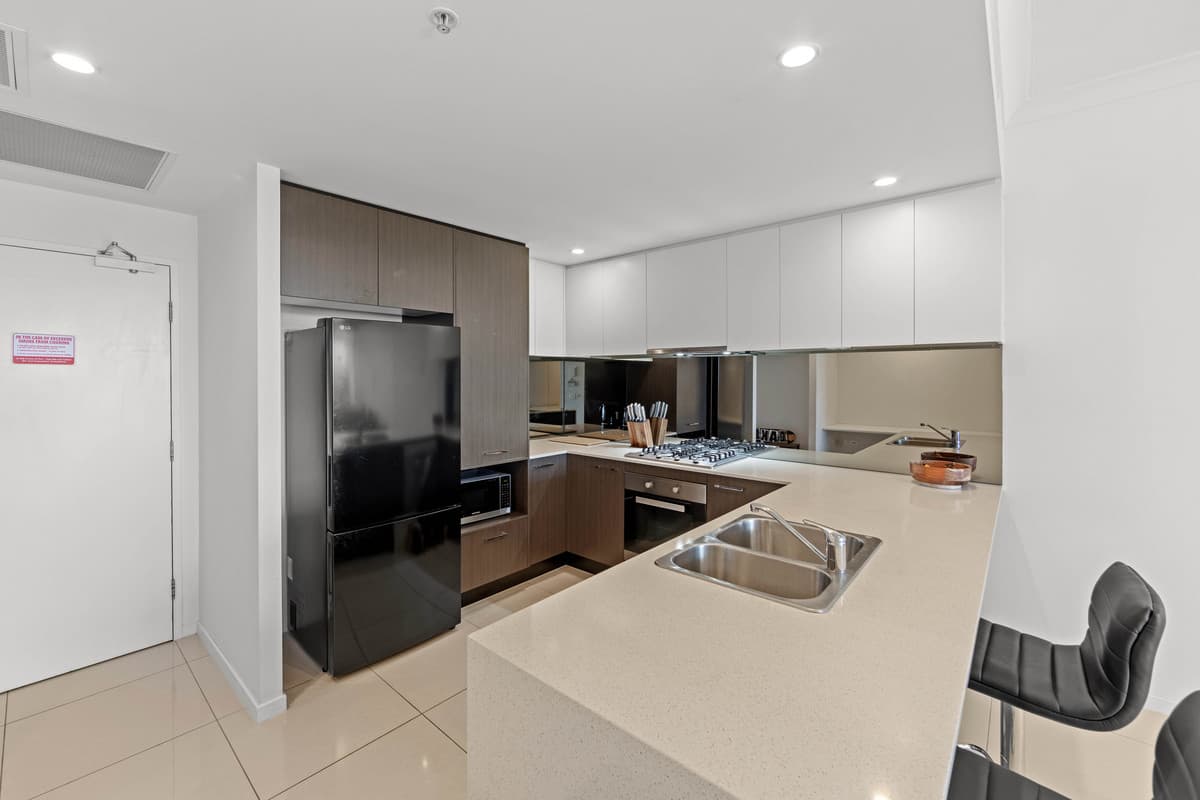 1606/25-31 East Quay Drive, Biggera Waters, Biggera Waters - Thumbnail 6