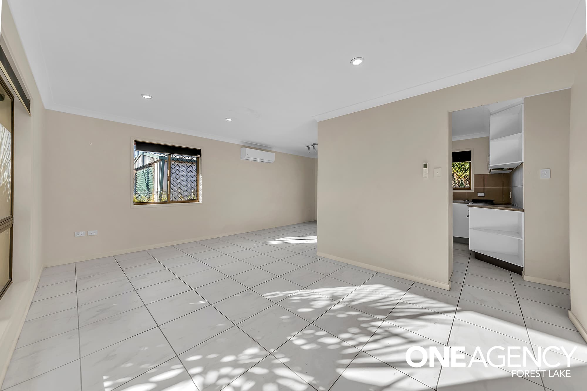 3 Helen Street, North Booval, North Booval - Thumbnail 2