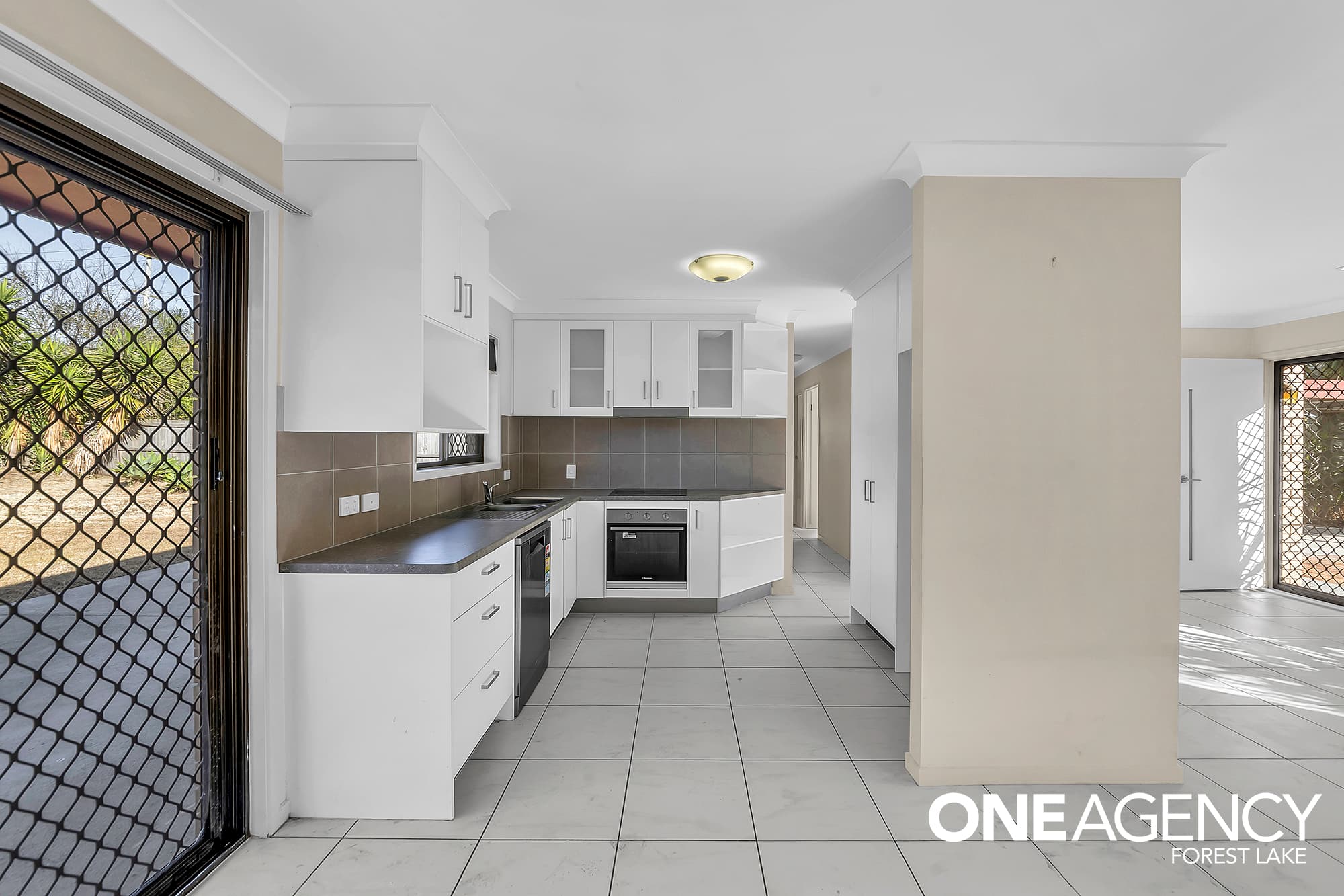 3 Helen Street, North Booval, North Booval - Thumbnail 4