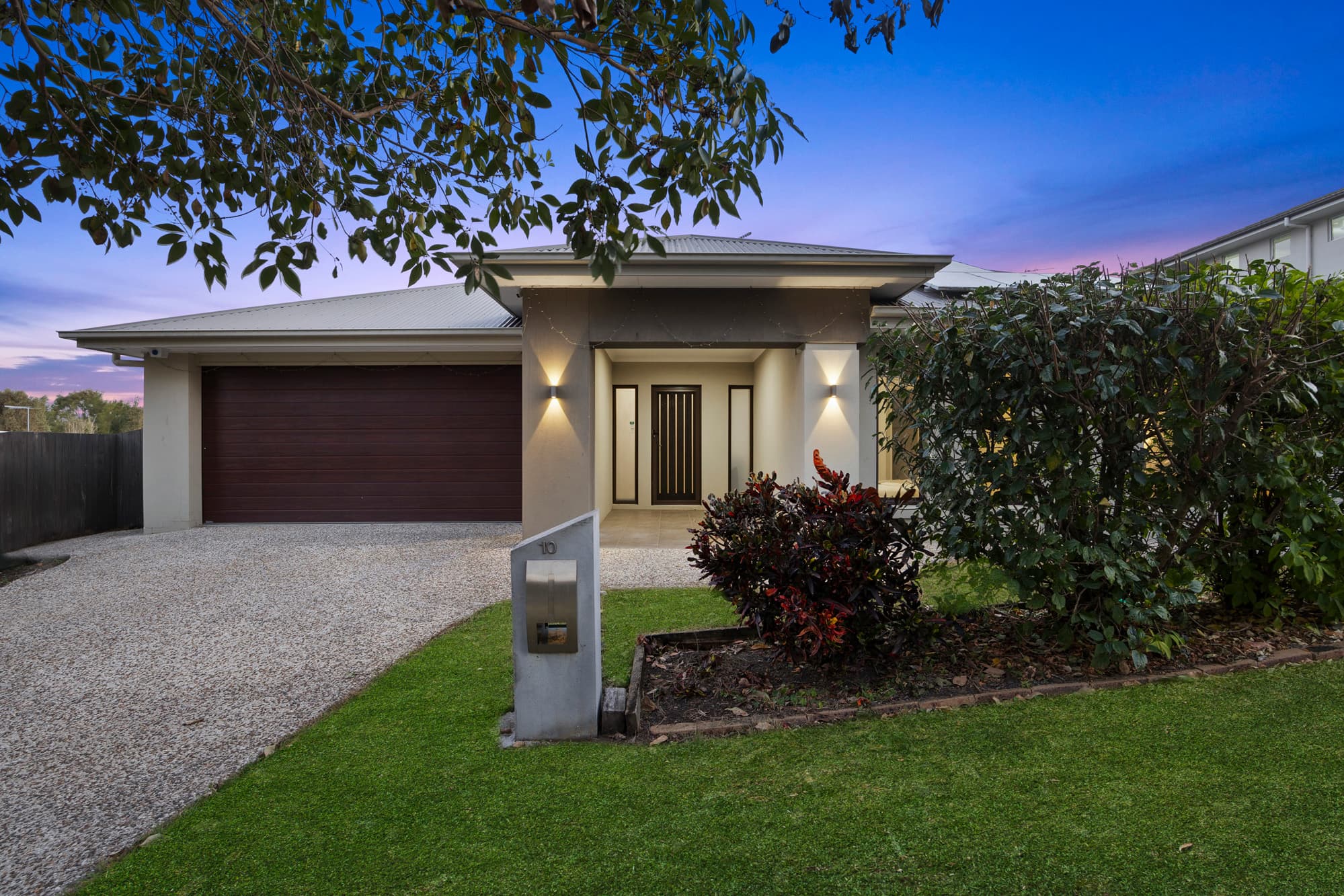 10 Saint Marys Close, Doolandella, Doolandella - Image 1