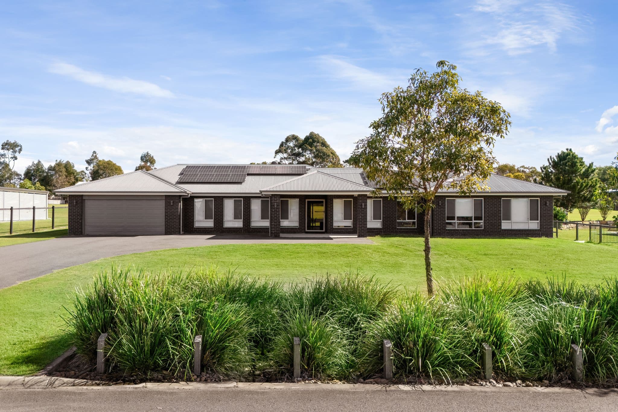 111-115 Melrose Place, New Beith, New Beith - Thumbnail 2