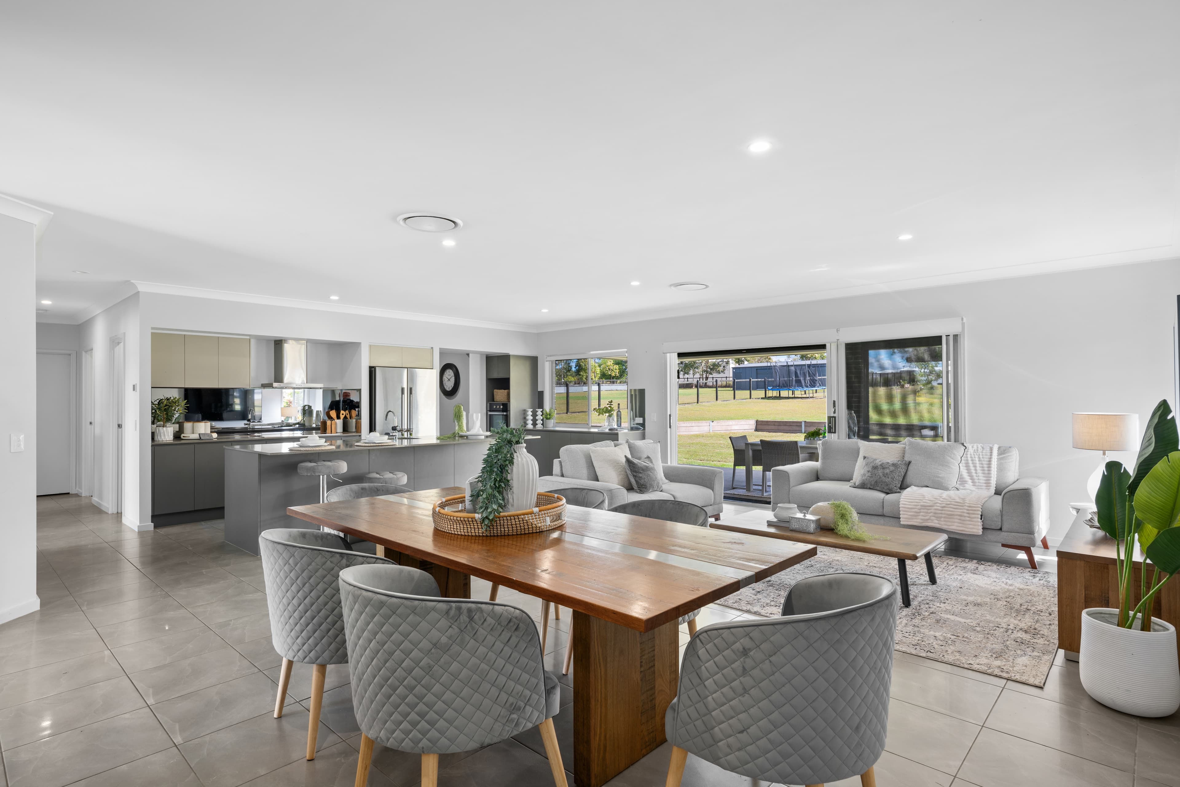 111-115 Melrose Place, New Beith, New Beith - Thumbnail 3