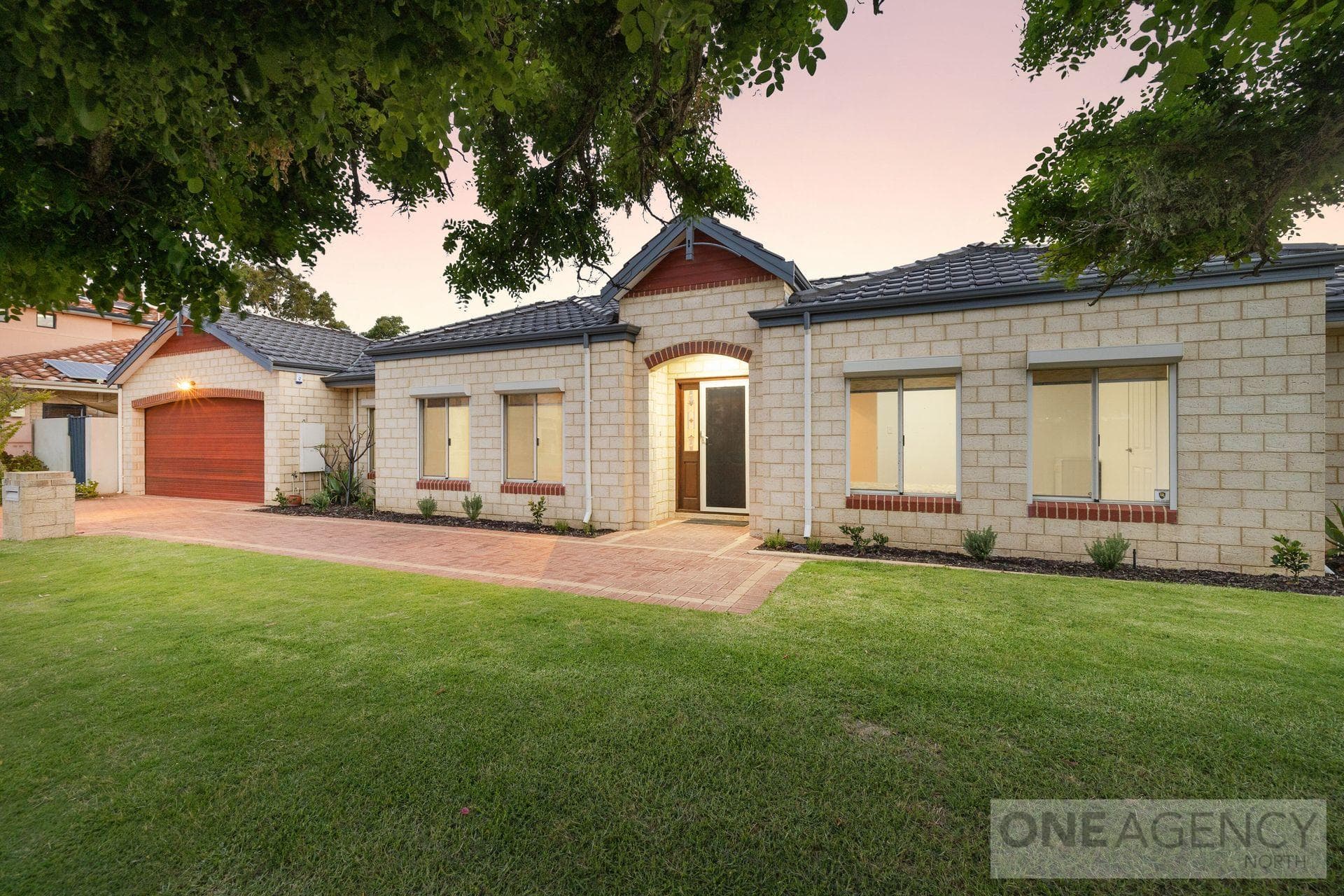 6 Coralvine Grange, Stirling, Stirling - Thumbnail 2