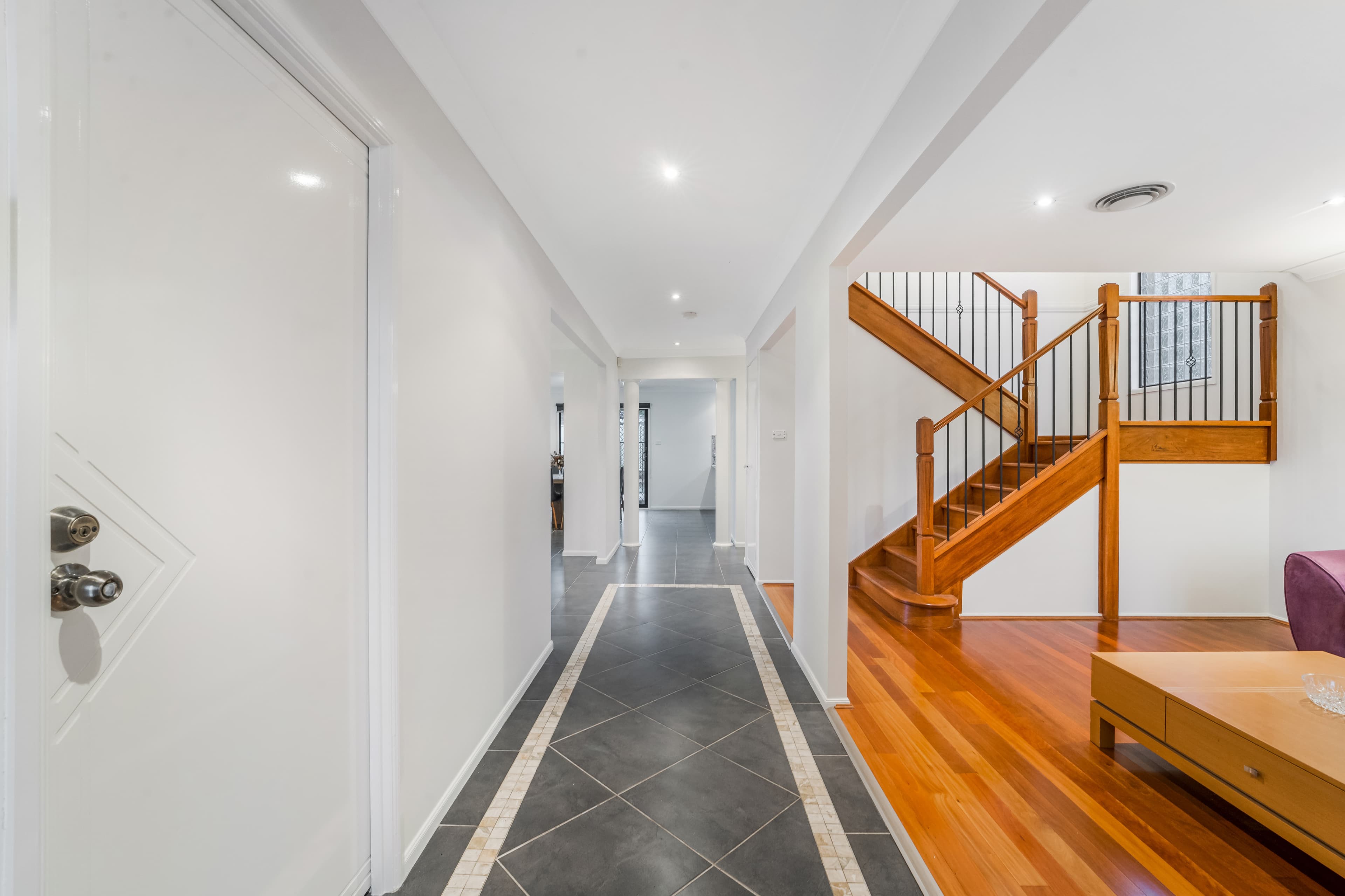 13 Richmond Close, St Johns Park, St Johns Park - Thumbnail 4