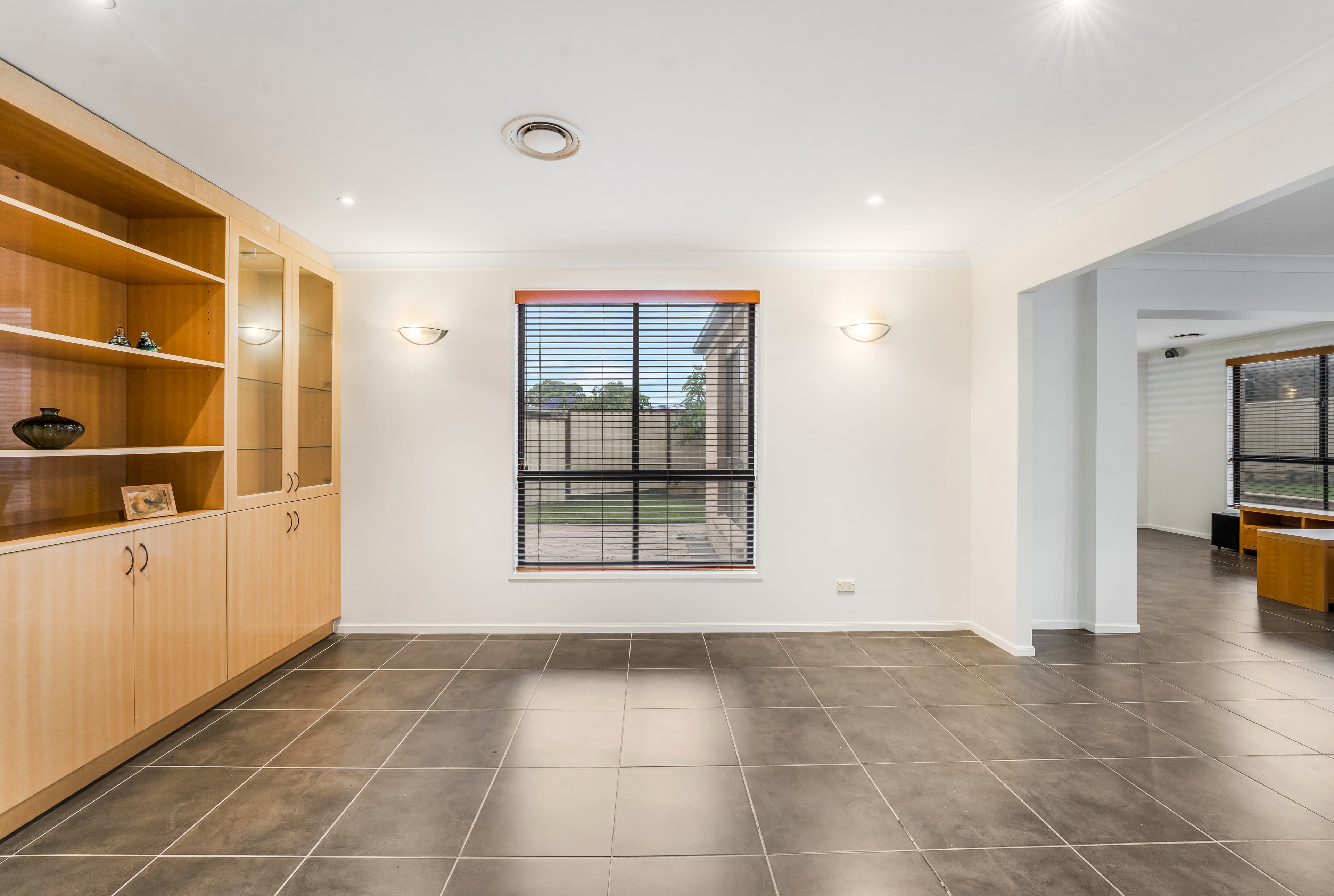 13 Richmond Close, St Johns Park, St Johns Park - Thumbnail 8