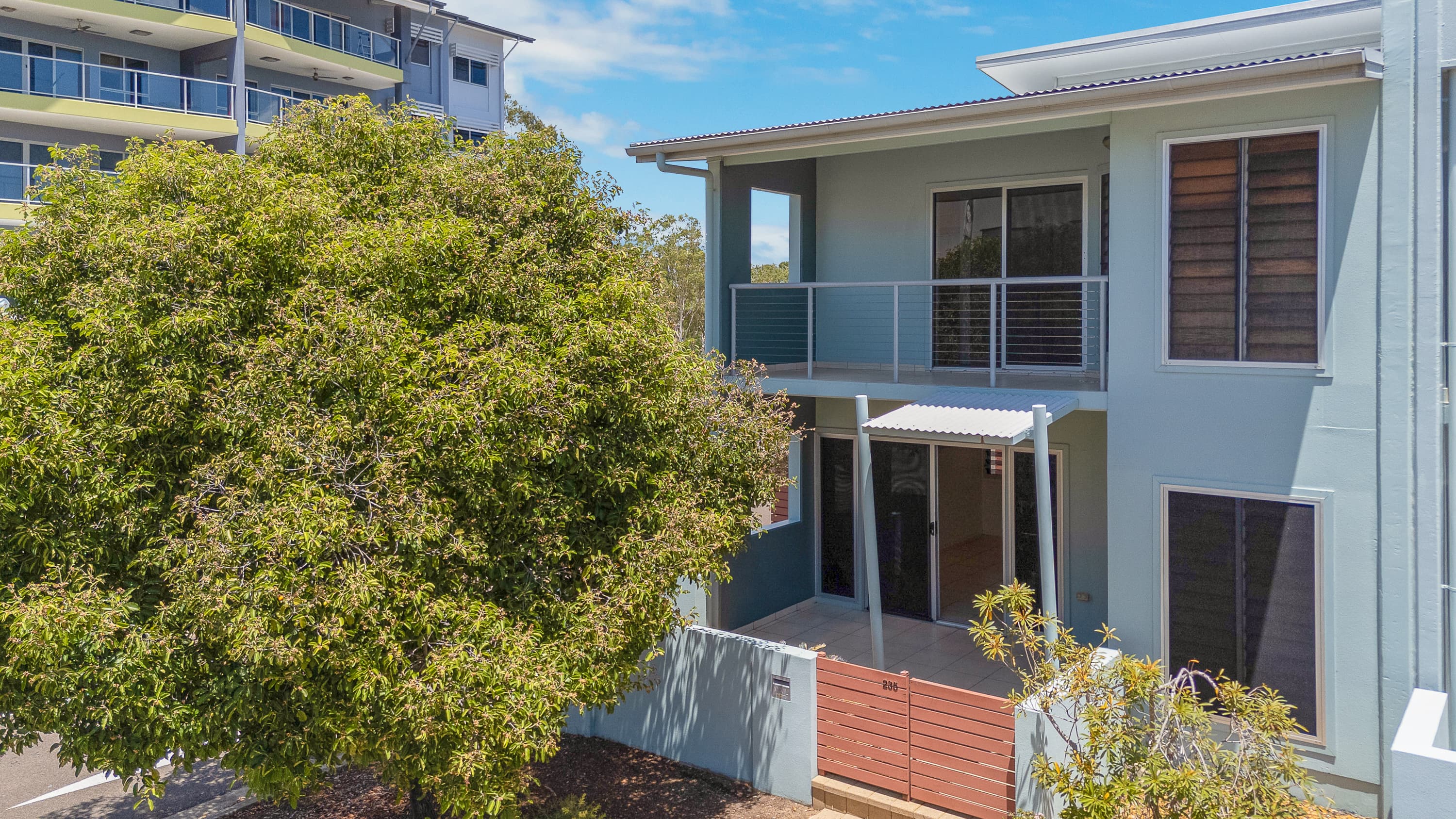 235 Riverside Boulevard, Douglas, Douglas - Image 1