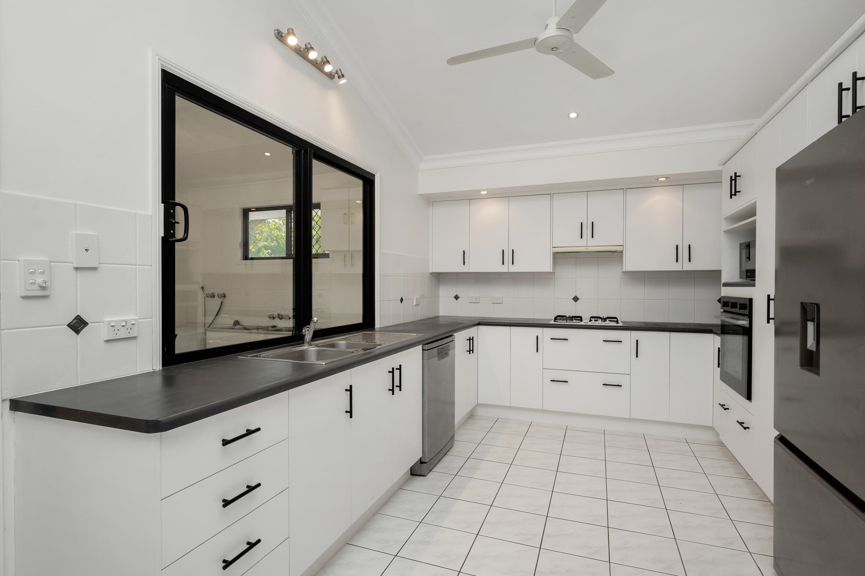 3 Ashburton Place, Douglas, Douglas - Thumbnail 3