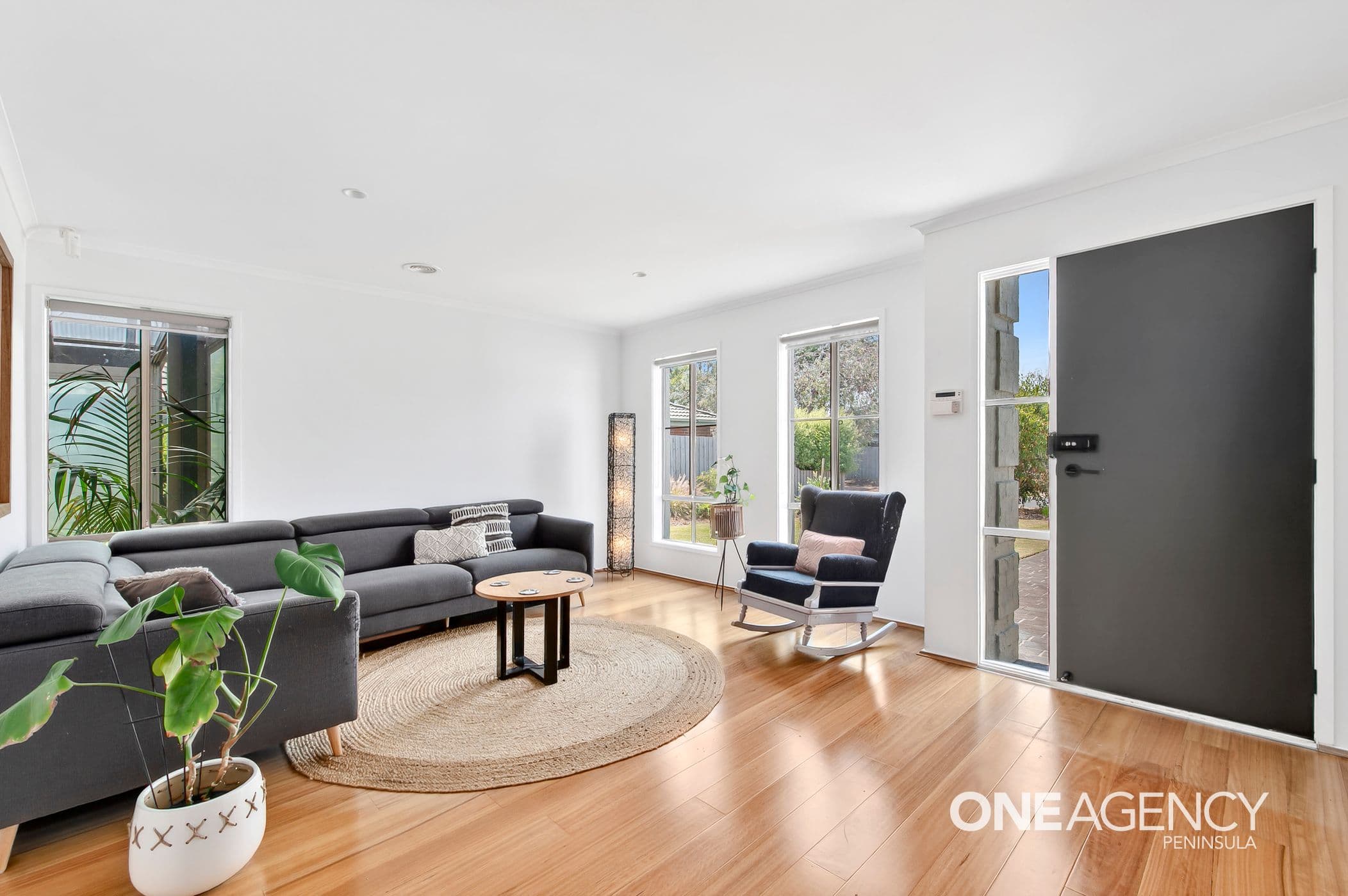 13 Emarald Close, Mornington, Mornington - Thumbnail 2
