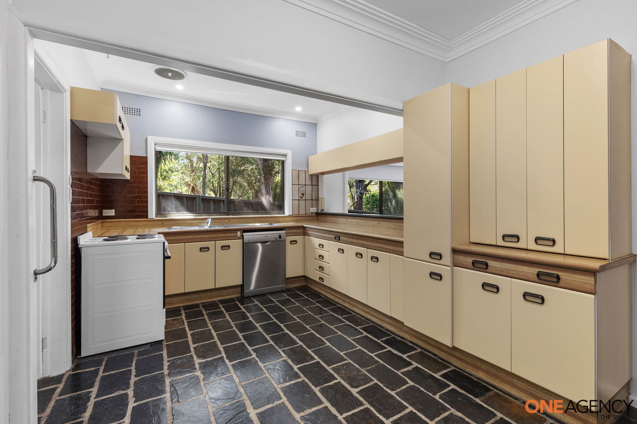 22 Highview Crescent, Oyster Bay, Oyster Bay - Thumbnail 4