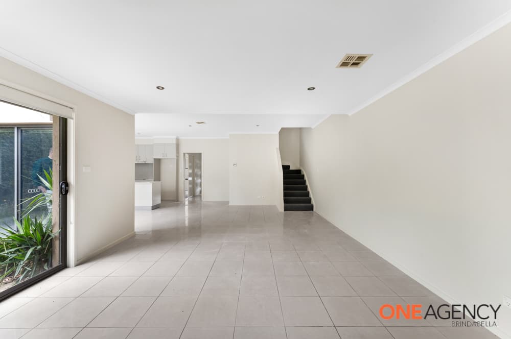 83 Katoomba Street, Harrison, Harrison - Thumbnail 8