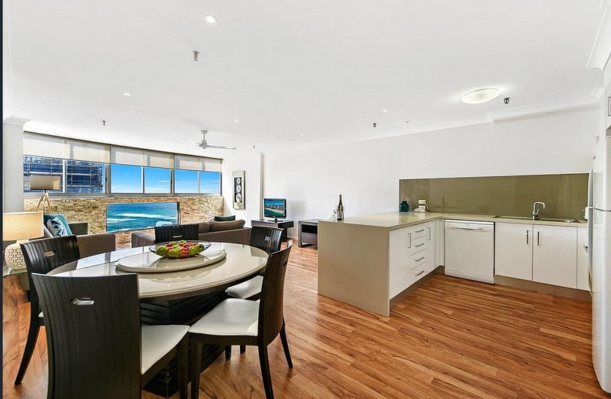 52/114 ESPLANADE, Surfers Paradise, Surfers Paradise - Thumbnail 2