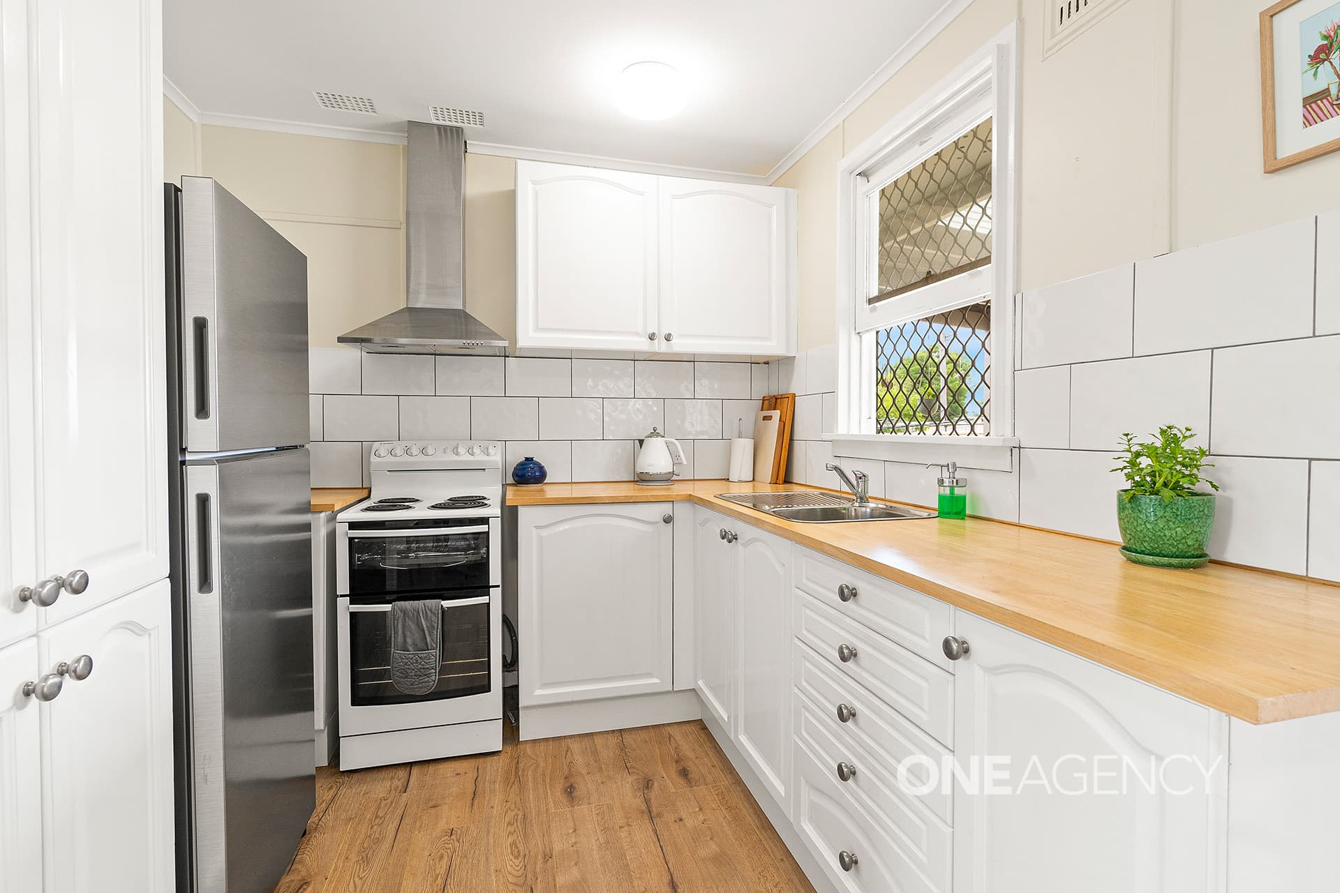 10 Leonard Street, Bomaderry, Bomaderry - Thumbnail 4