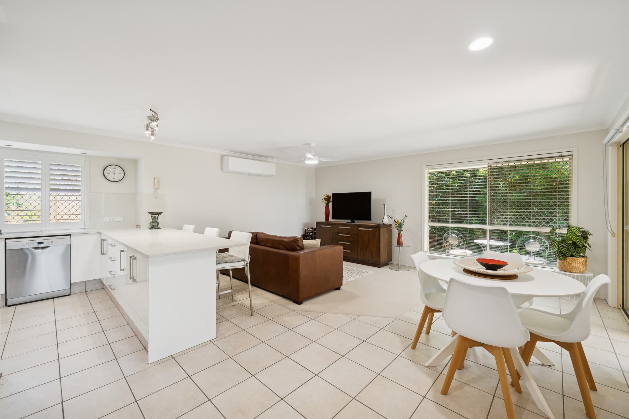 80 Coronet Crescent, Burleigh Waters, Burleigh Waters - Thumbnail 6