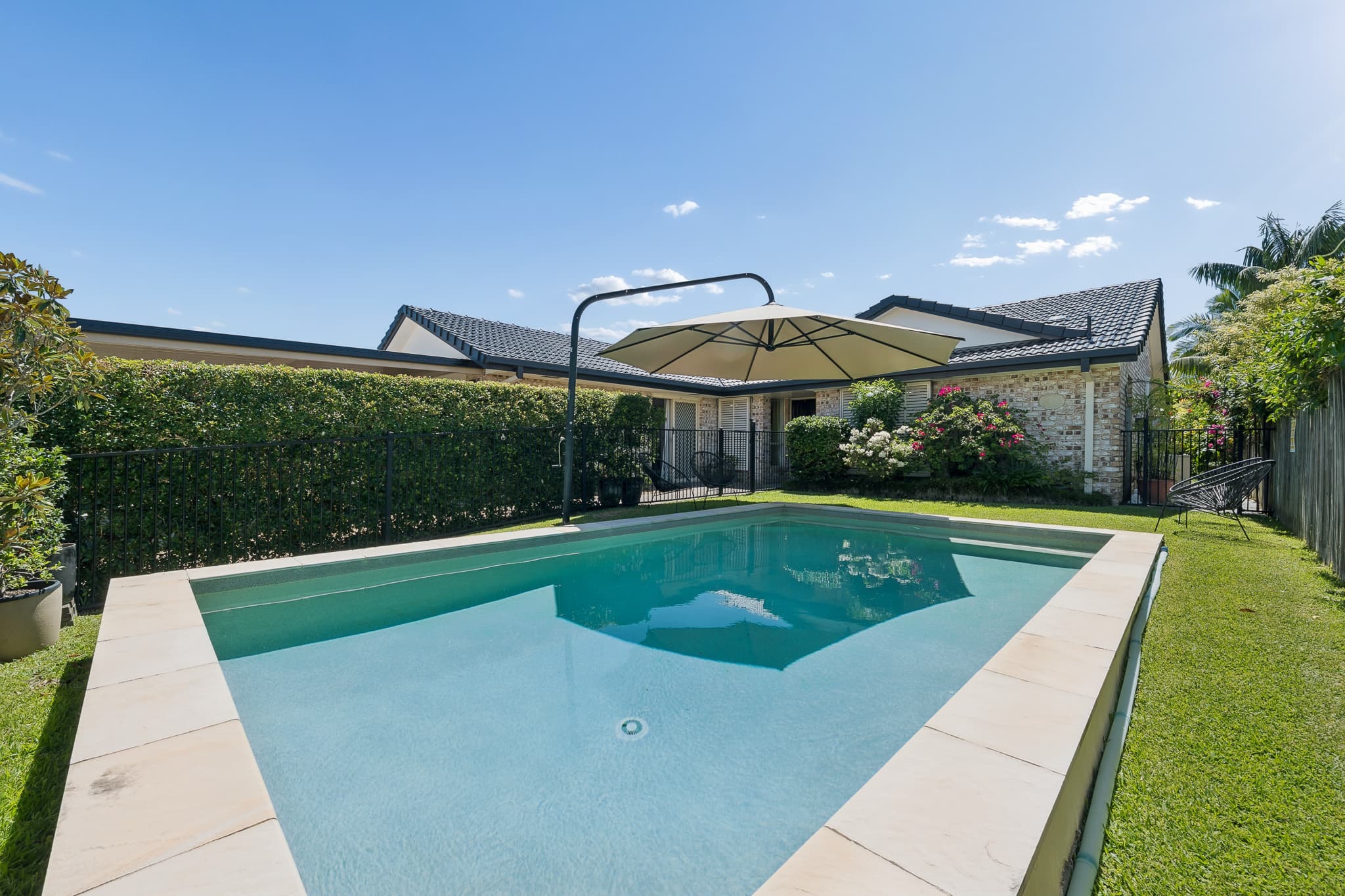 80 Coronet Crescent, Burleigh Waters, Burleigh Waters - Thumbnail 2