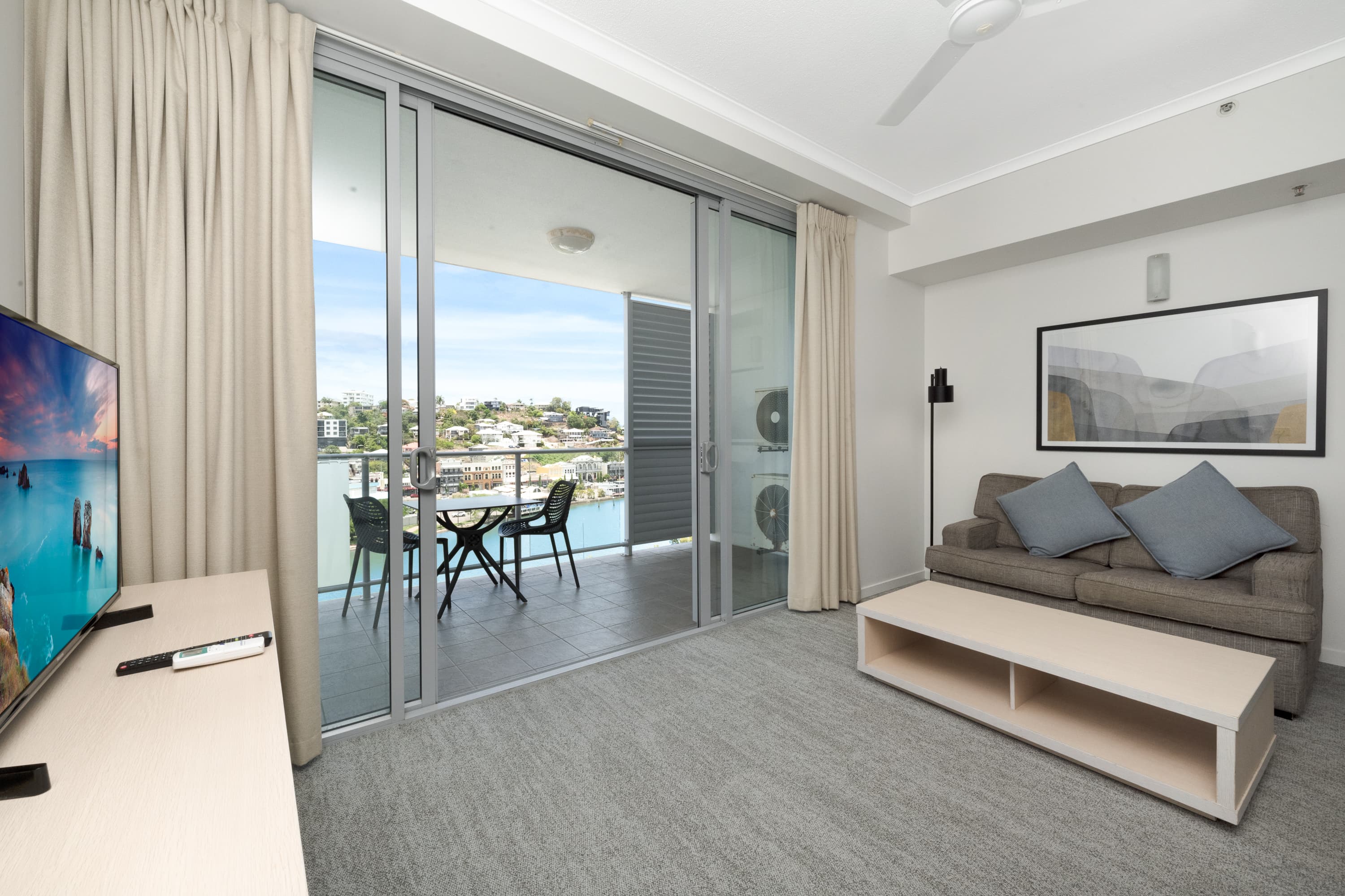 902/2 Dibbs Street, South Townsville, South Townsville - Thumbnail 2