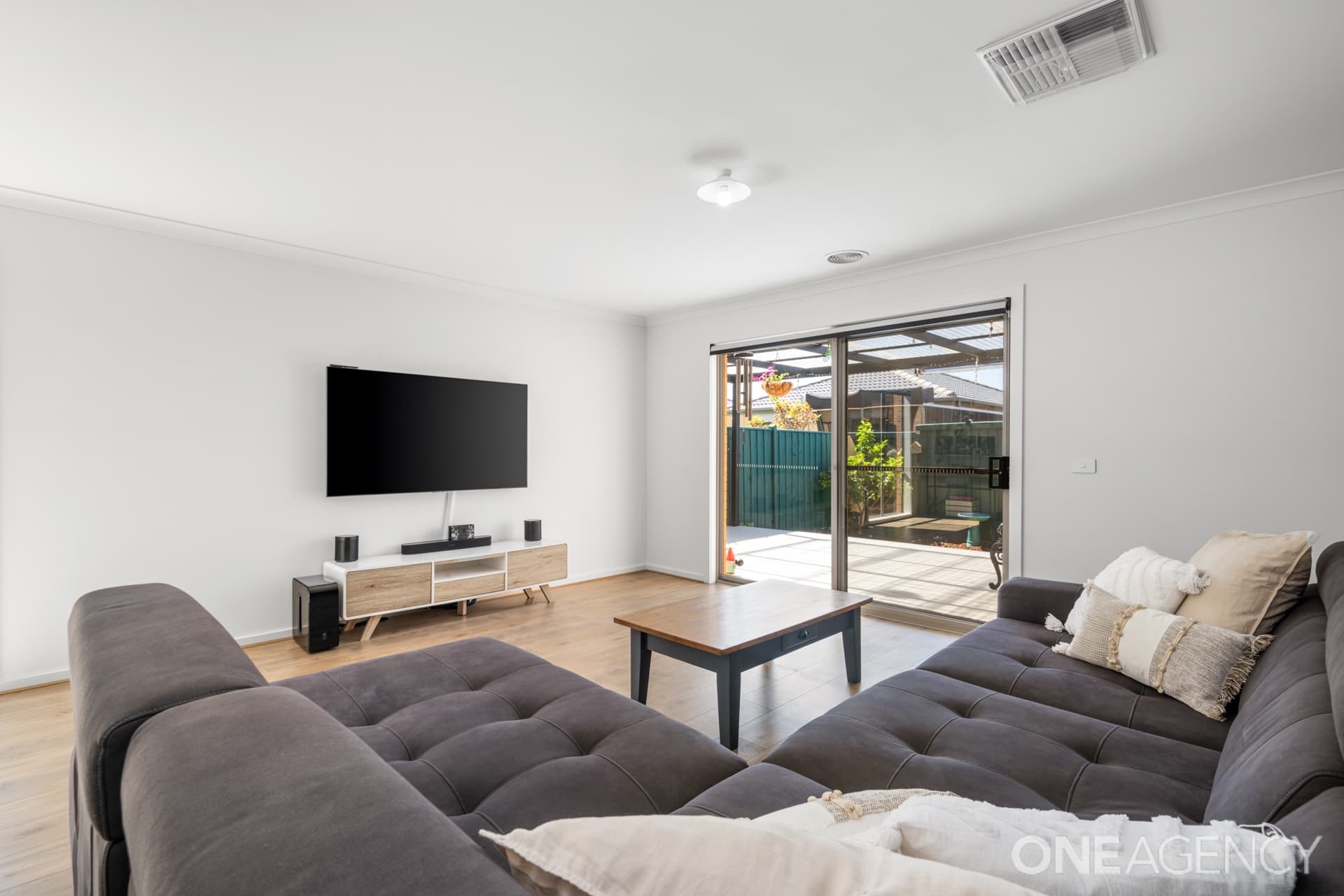 57 McArthur Crescent, Armstrong Creek, Armstrong Creek - Thumbnail 4