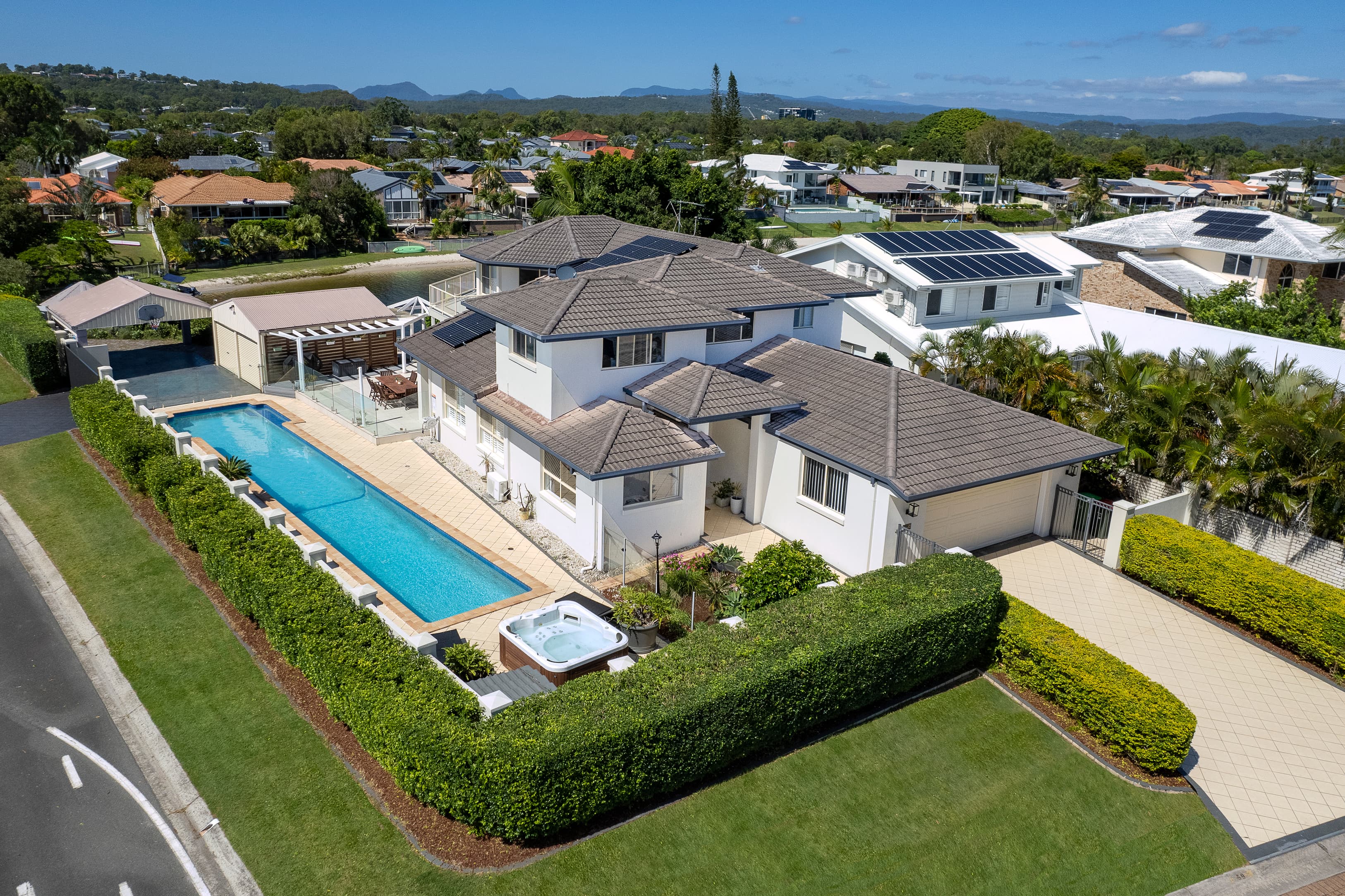 59 Pintail Crescent, Burleigh Waters, Burleigh Waters - Thumbnail 4