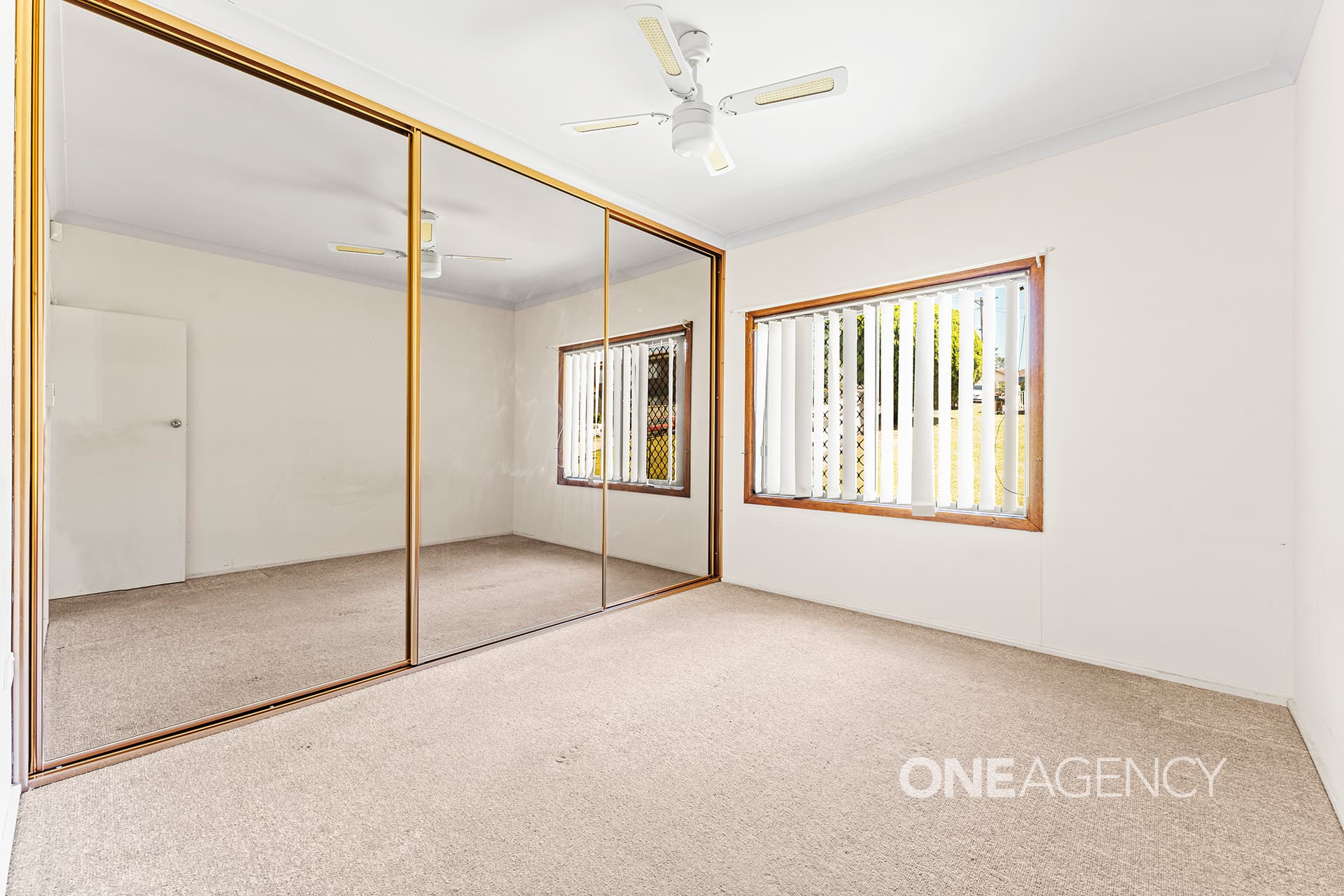 71 Mirrabooka Road, Lake Heights, Lake Heights - Thumbnail 5