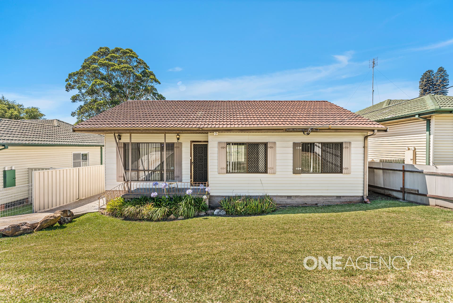 71 Mirrabooka Road, Lake Heights, Lake Heights - Image 1