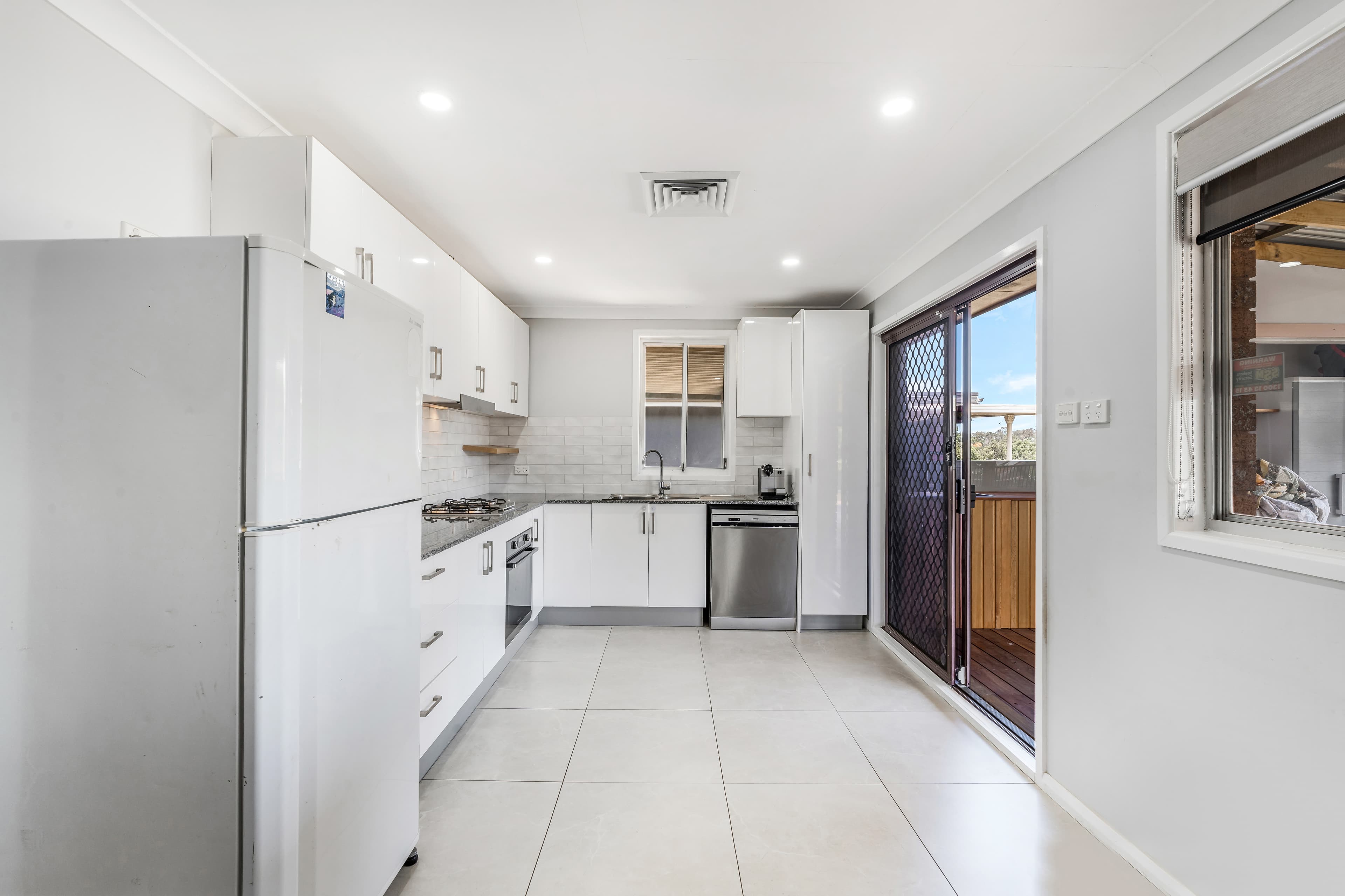 76 Chasselas Avenue, Eschol Park, Eschol Park - Thumbnail 5